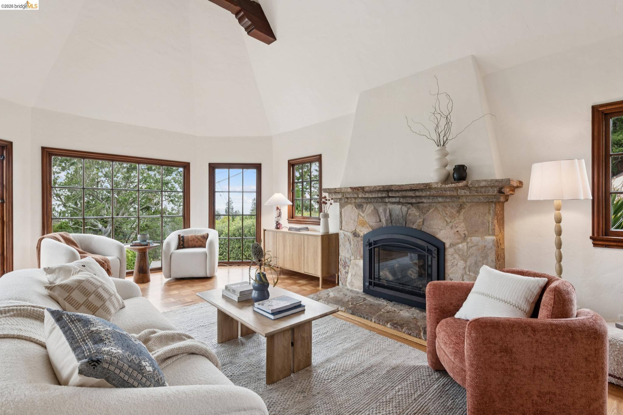 Detail Gallery Image 12 of 77 For 131 Montrose Rd, Berkeley,  CA 94707 - 4 Beds | 2 Baths