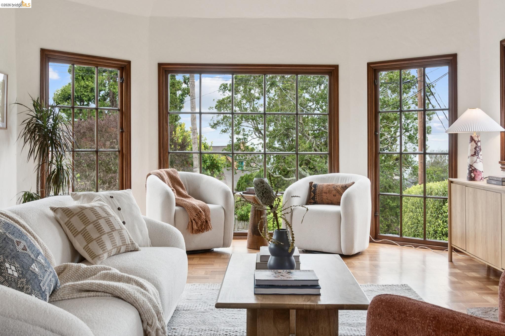 Detail Gallery Image 13 of 77 For 131 Montrose Rd, Berkeley,  CA 94707 - 4 Beds | 2 Baths