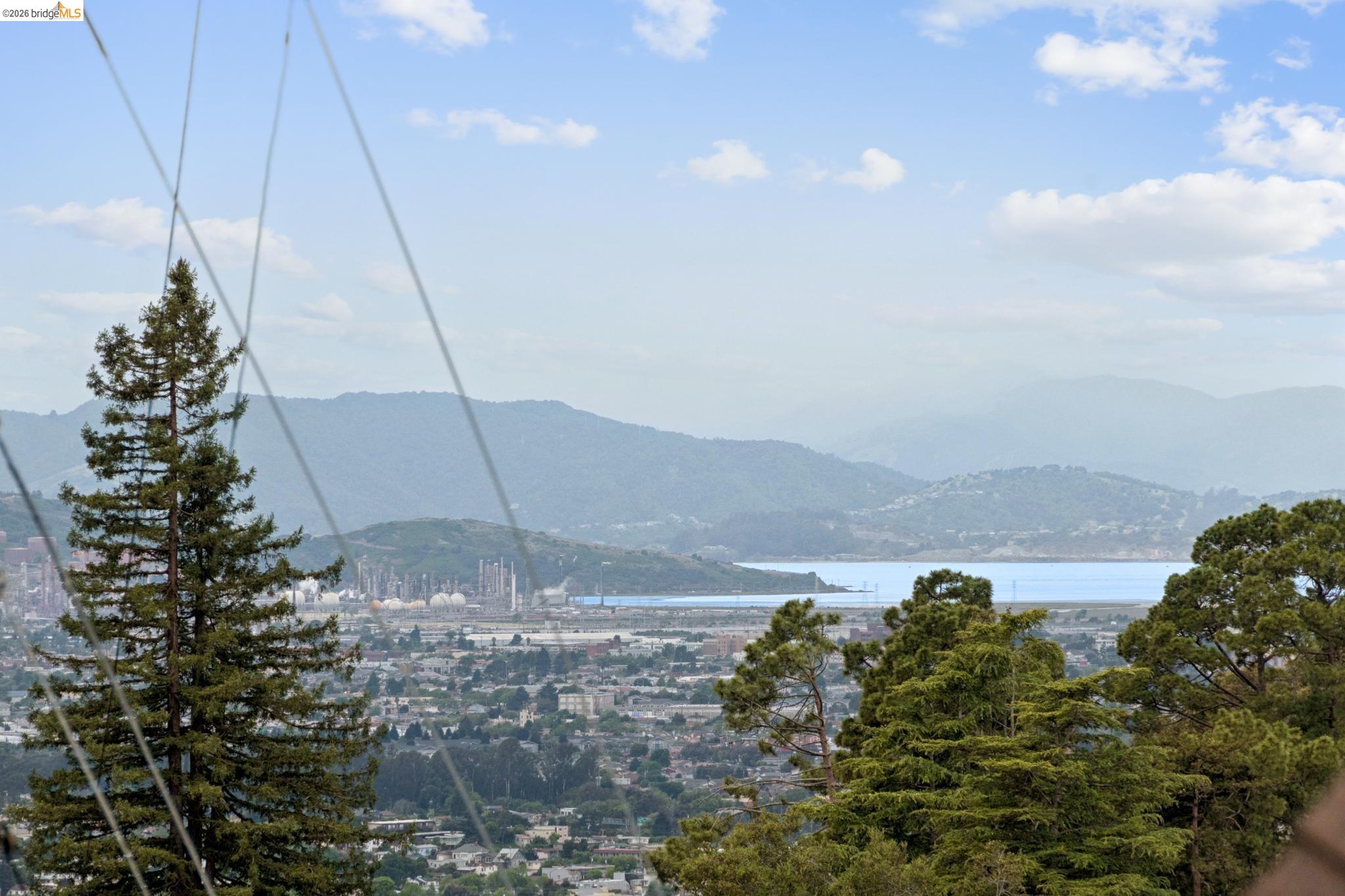 Detail Gallery Image 15 of 77 For 131 Montrose Rd, Berkeley,  CA 94707 - 4 Beds | 2 Baths