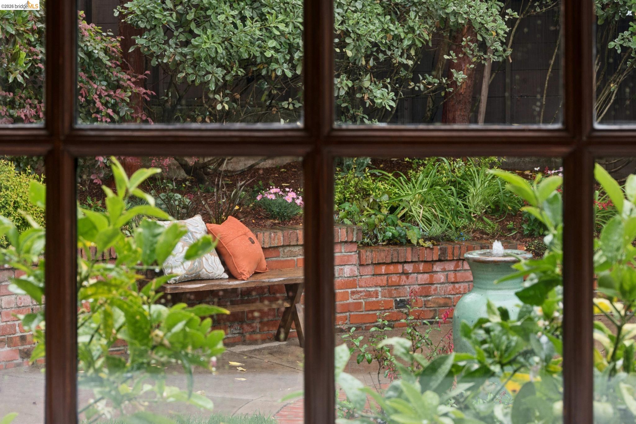 Detail Gallery Image 32 of 77 For 131 Montrose Rd, Berkeley,  CA 94707 - 4 Beds | 2 Baths