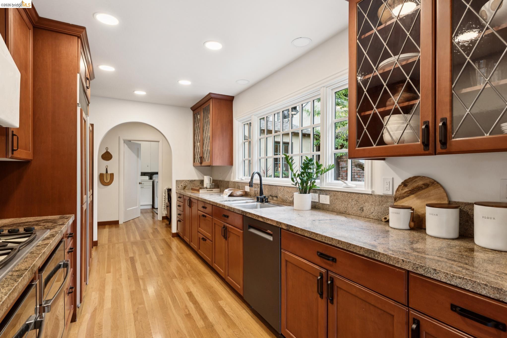 Detail Gallery Image 40 of 77 For 131 Montrose Rd, Berkeley,  CA 94707 - 4 Beds | 2 Baths