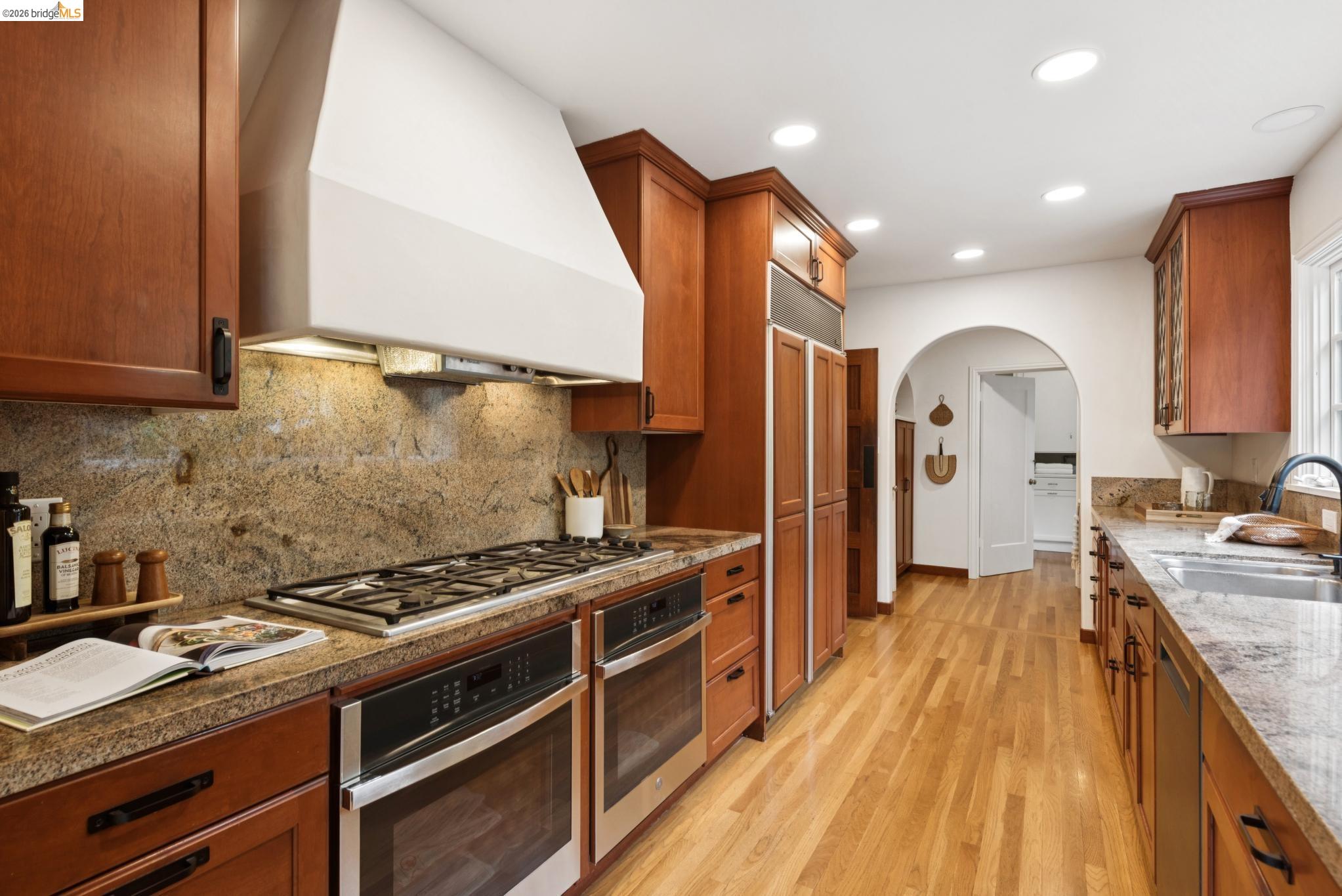 Detail Gallery Image 41 of 77 For 131 Montrose Rd, Berkeley,  CA 94707 - 4 Beds | 2 Baths