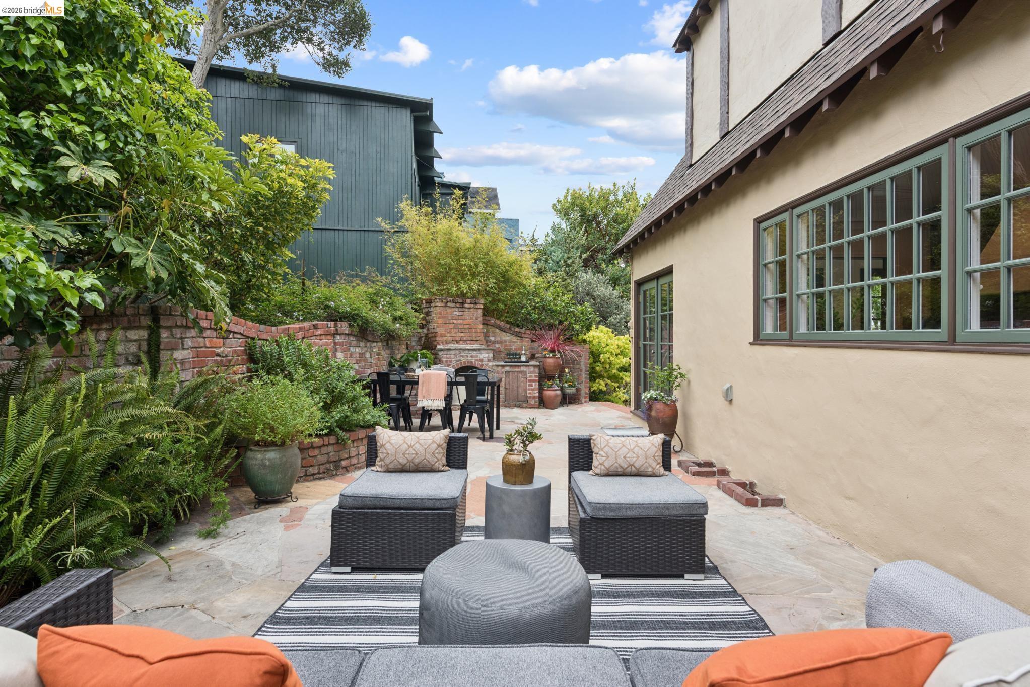 Detail Gallery Image 67 of 77 For 131 Montrose Rd, Berkeley,  CA 94707 - 4 Beds | 2 Baths