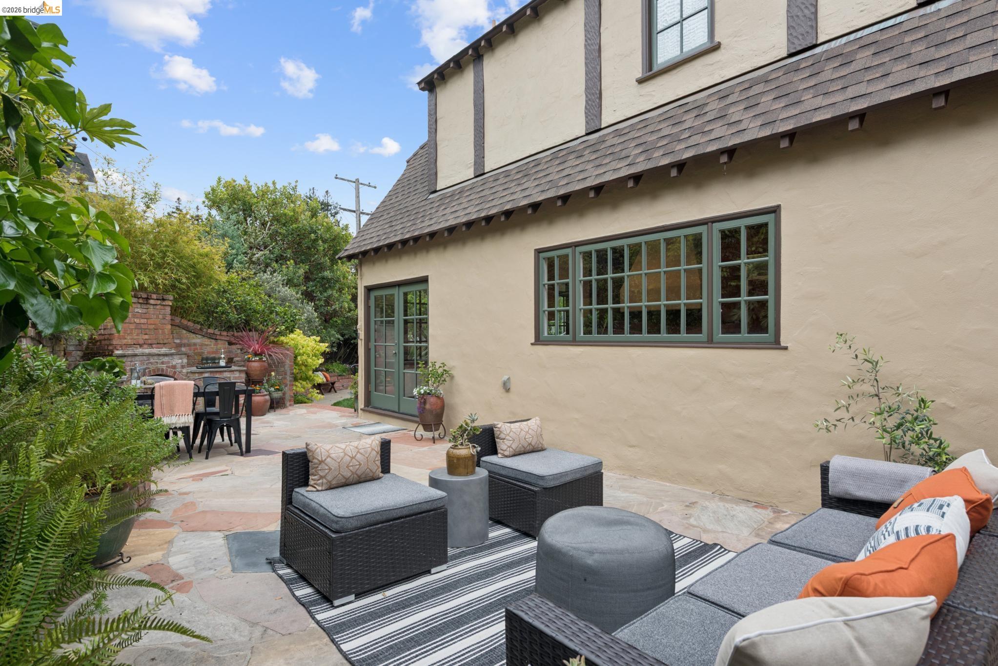 Detail Gallery Image 68 of 77 For 131 Montrose Rd, Berkeley,  CA 94707 - 4 Beds | 2 Baths