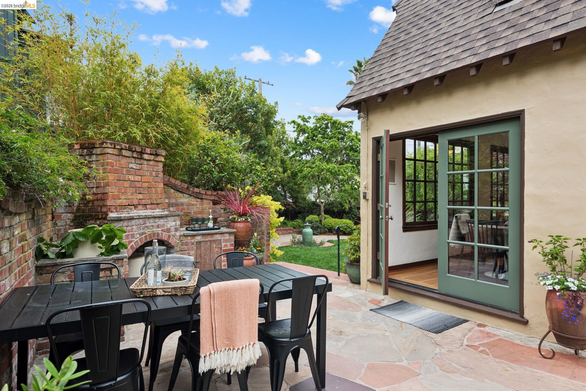 Detail Gallery Image 70 of 77 For 131 Montrose Rd, Berkeley,  CA 94707 - 4 Beds | 2 Baths