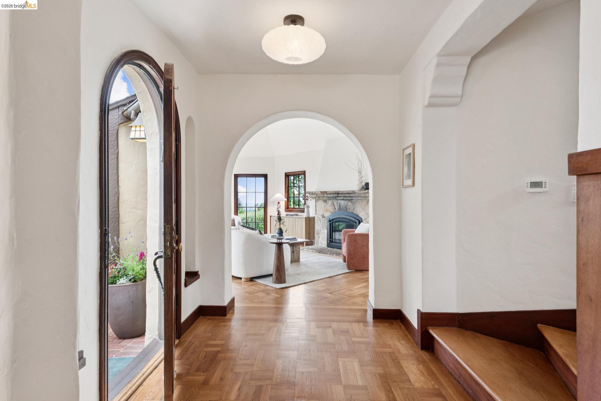 Detail Gallery Image 8 of 77 For 131 Montrose Rd, Berkeley,  CA 94707 - 4 Beds | 2 Baths