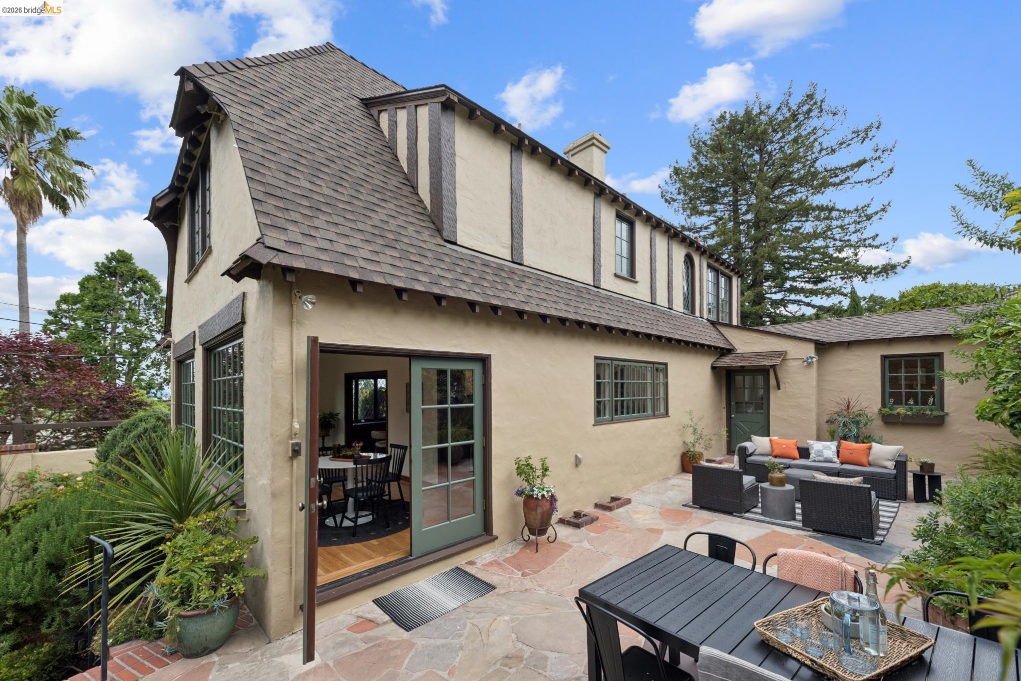 Detail Gallery Image 72 of 77 For 131 Montrose Rd, Berkeley,  CA 94707 - 4 Beds | 2 Baths