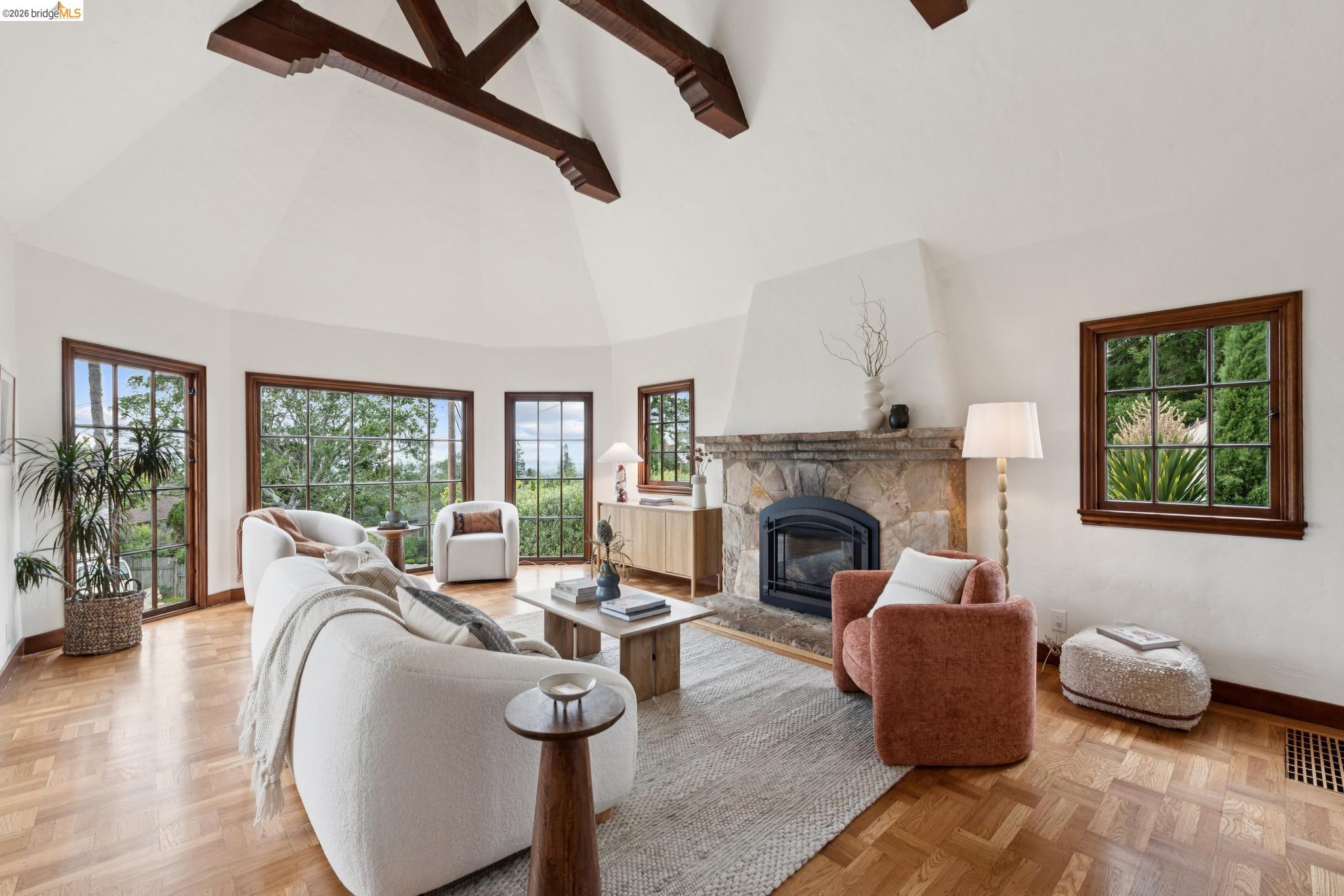 Detail Gallery Image 9 of 77 For 131 Montrose Rd, Berkeley,  CA 94707 - 4 Beds | 2 Baths