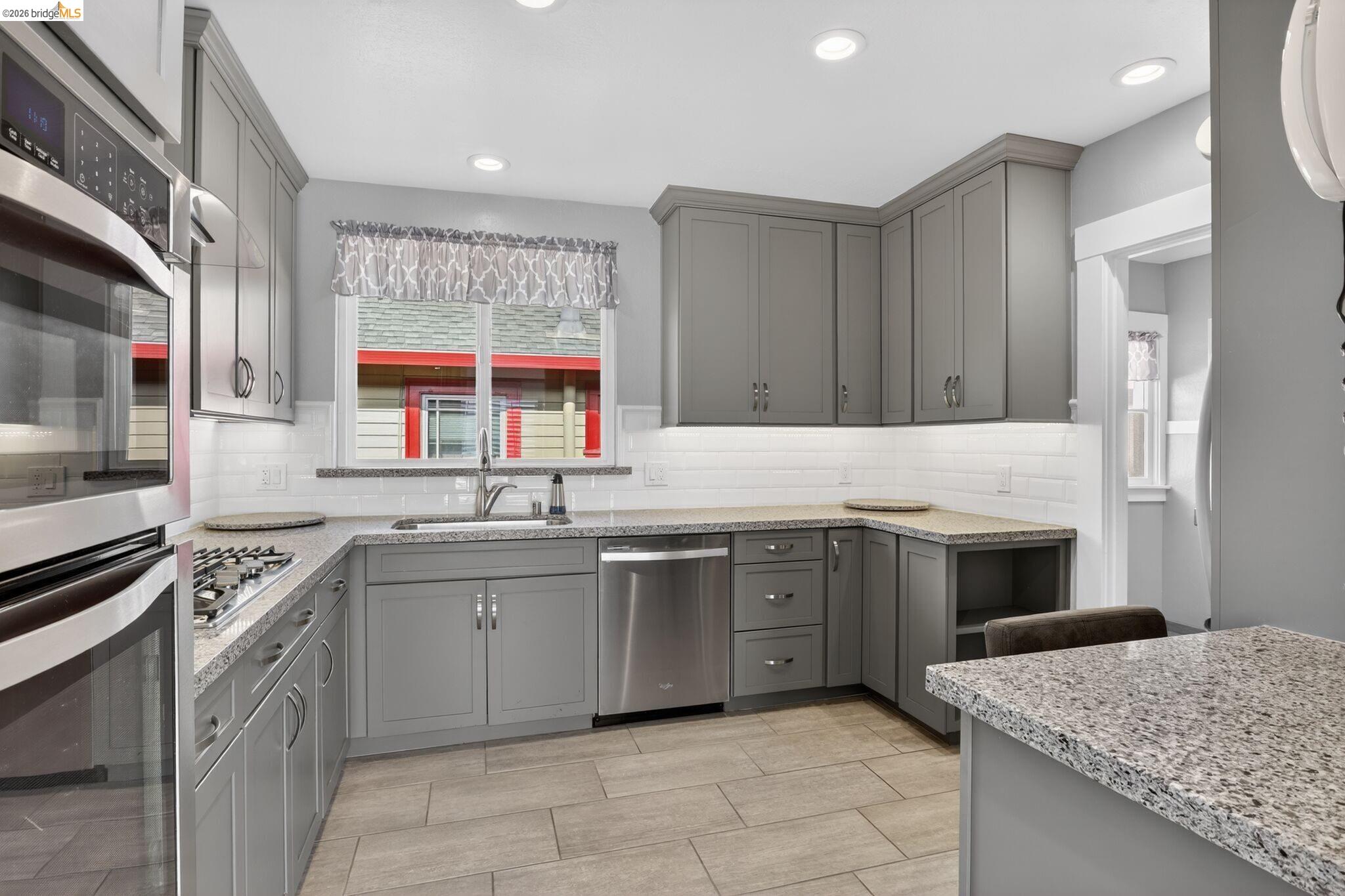 Detail Gallery Image 11 of 23 For 310 Melven, San Leandro,  CA 94577 - 3 Beds | 2 Baths