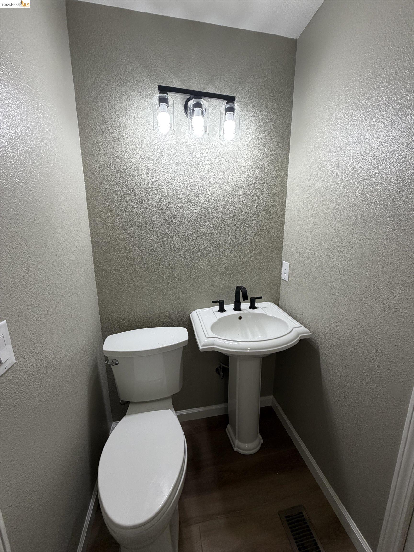 Detail Gallery Image 13 of 41 For 18471 Carter Street, Tuolumne,  CA 95379 - 3 Beds | 2 Baths