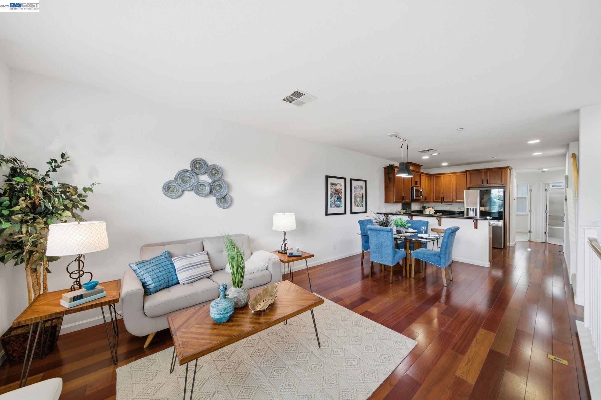 Photo #8: 41131933 Listing: Photo #8