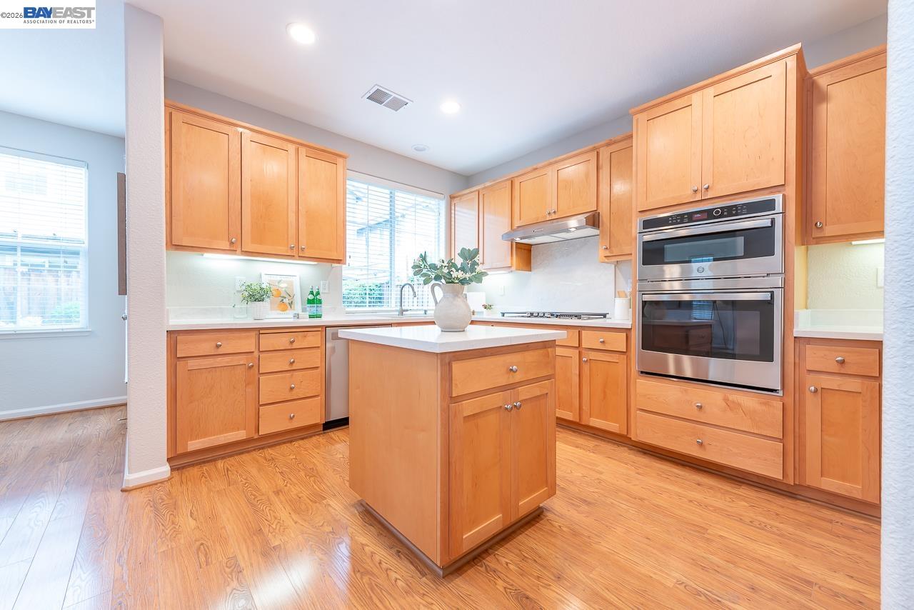 Detail Gallery Image 16 of 56 For 34187 Governo Dr, Union City,  CA 94587 - 4 Beds | 2/1 Baths