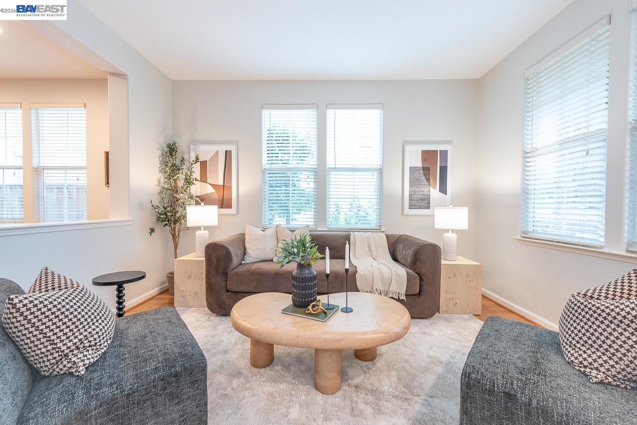 Detail Gallery Image 6 of 56 For 34187 Governo Dr, Union City,  CA 94587 - 4 Beds | 2/1 Baths