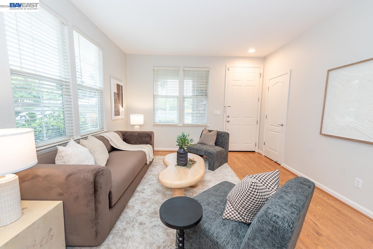 Detail Gallery Image 9 of 56 For 34187 Governo Dr, Union City,  CA 94587 - 4 Beds | 2/1 Baths