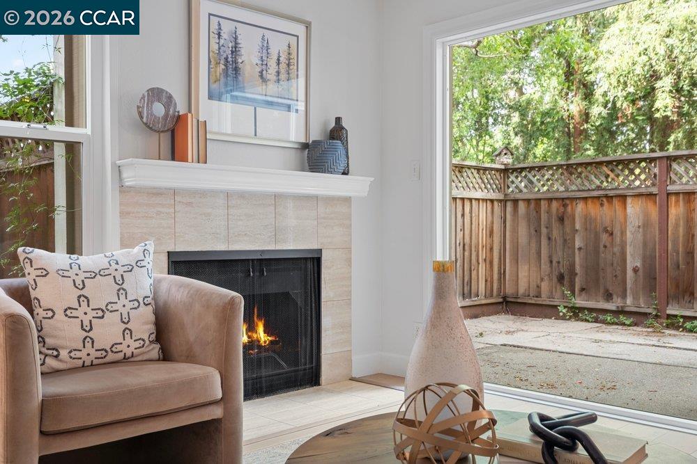 Front Image Thumbnail for CC41131941