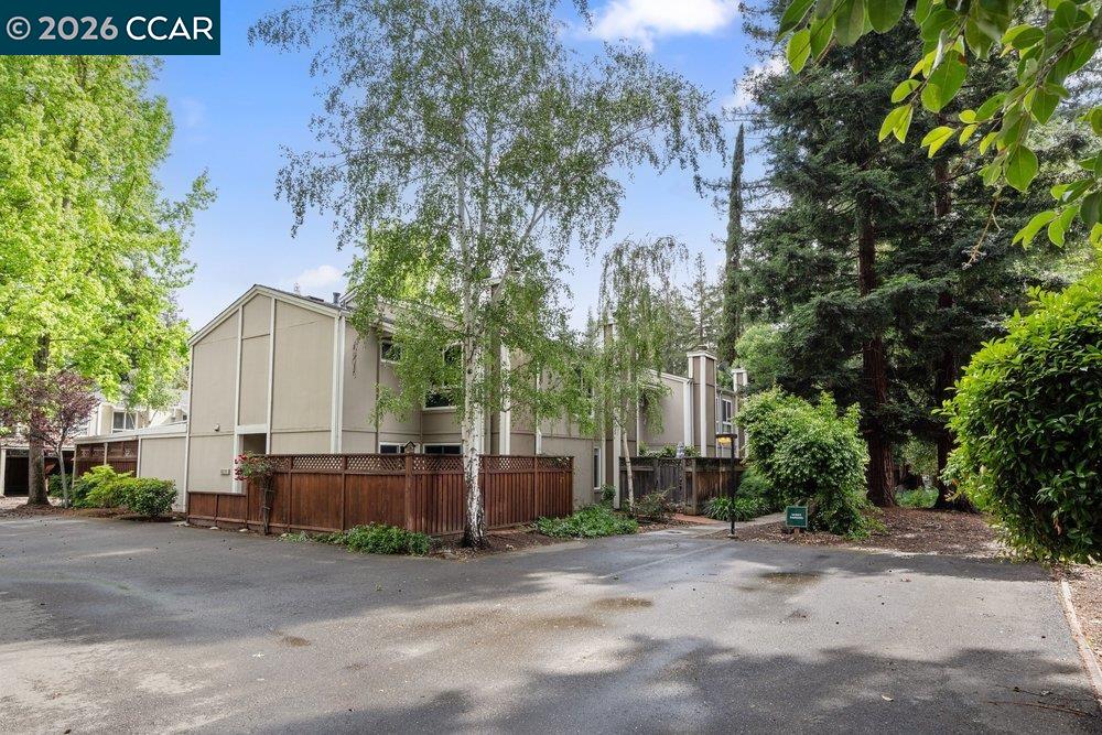 Photo #2: 41131941 Listing: Photo #2