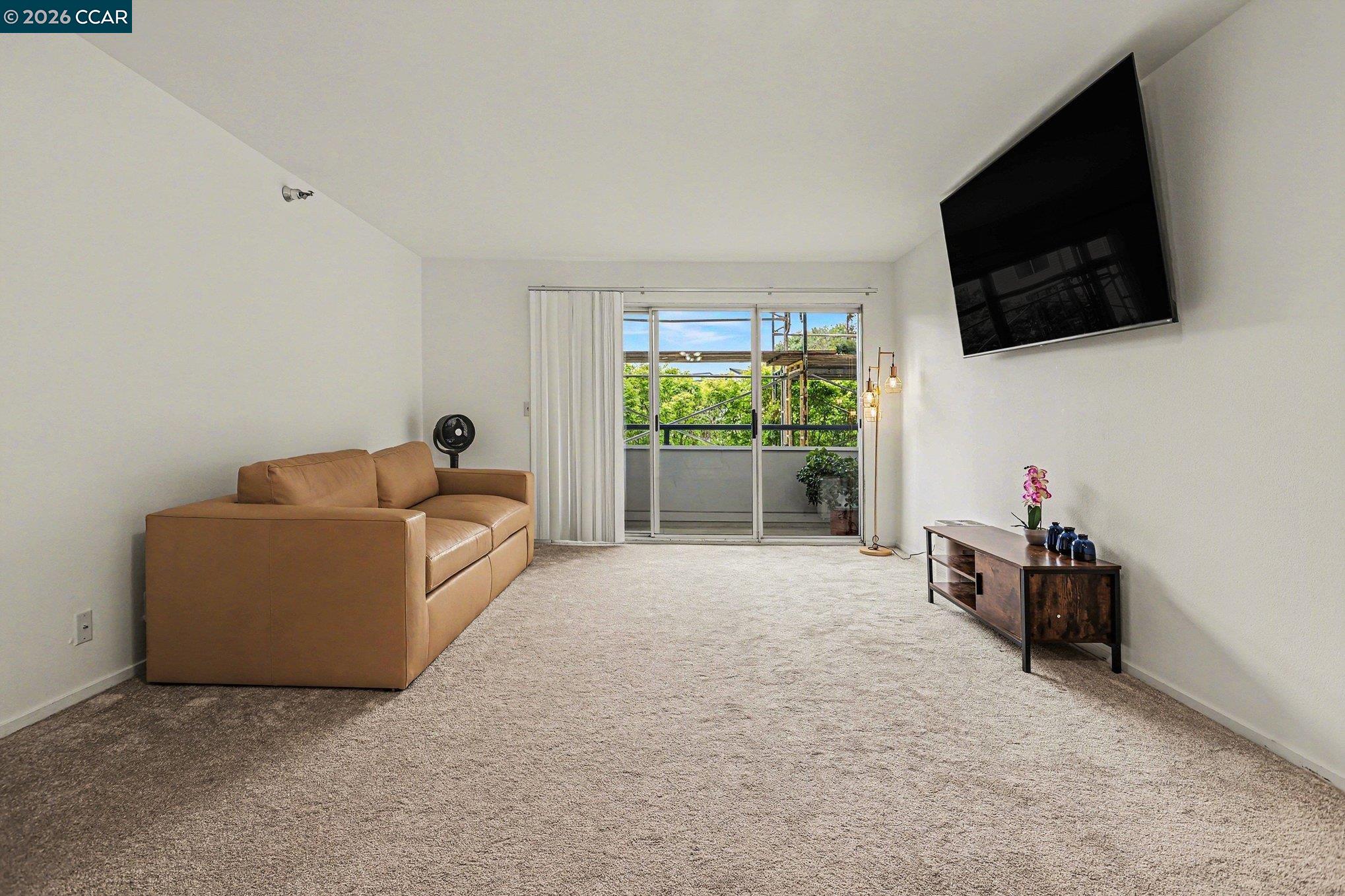 Photo #3: 41131969 Listing: Photo #3