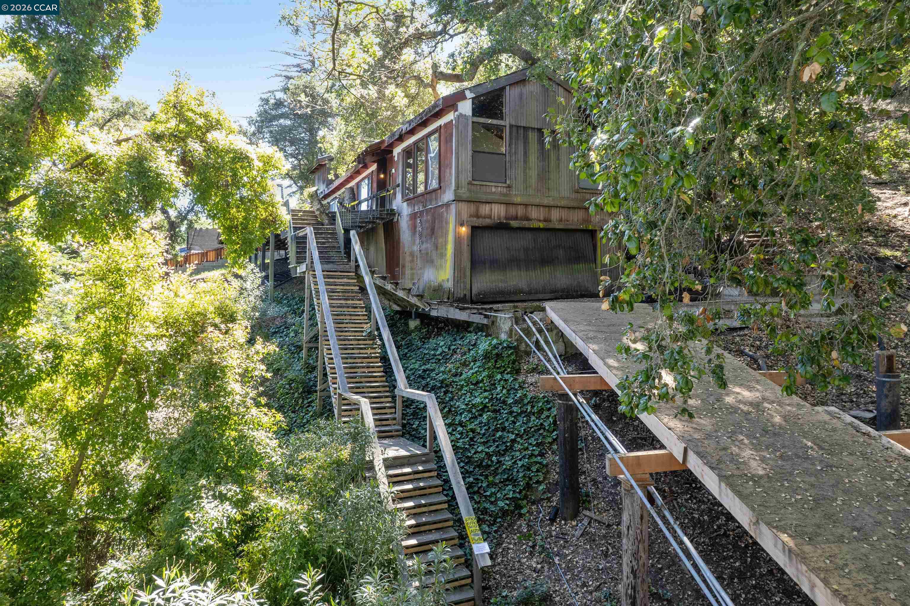 Front Image Thumbnail for CC41131971