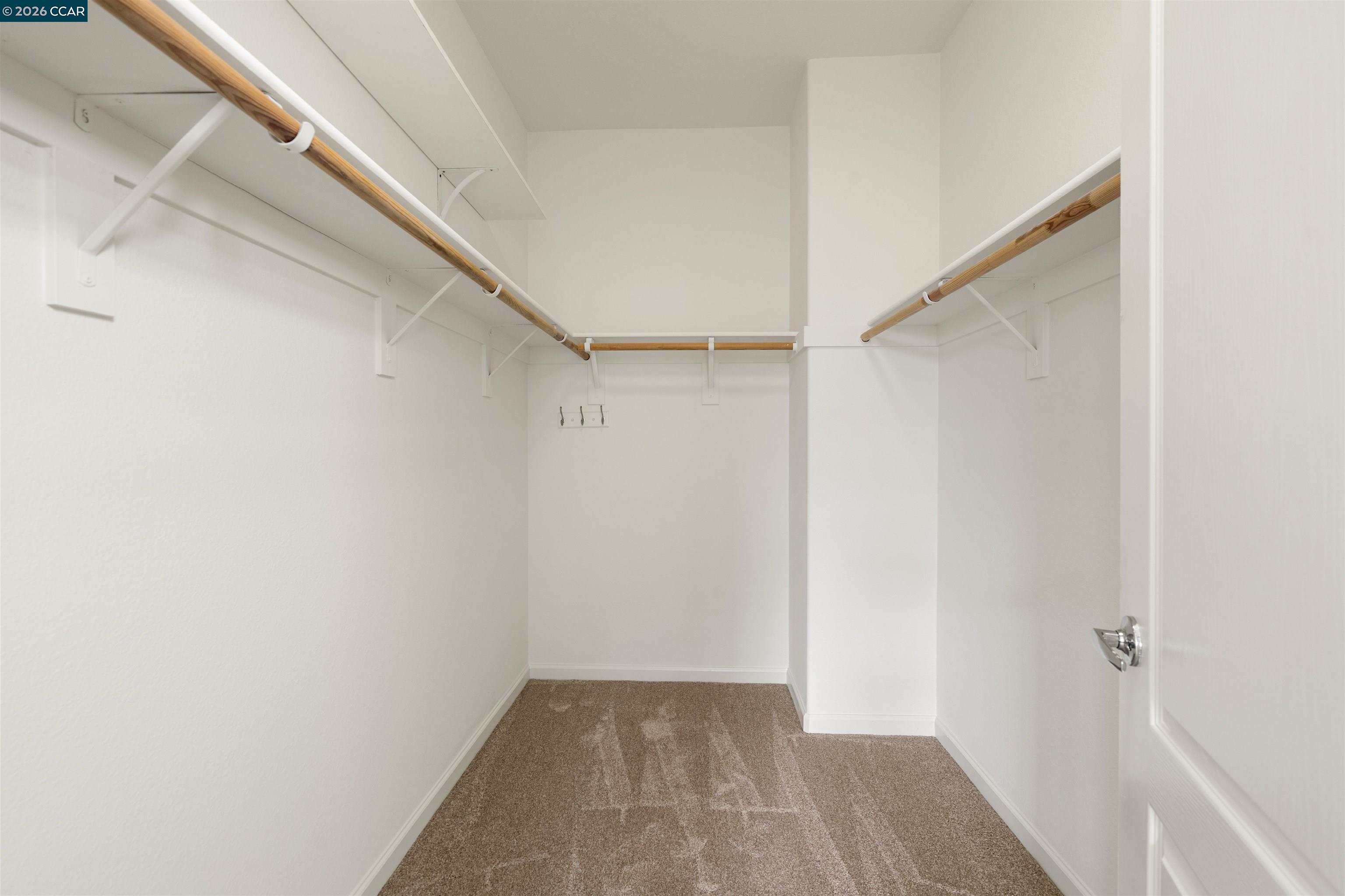 Photo #15: 41131982 Listing: Photo #15