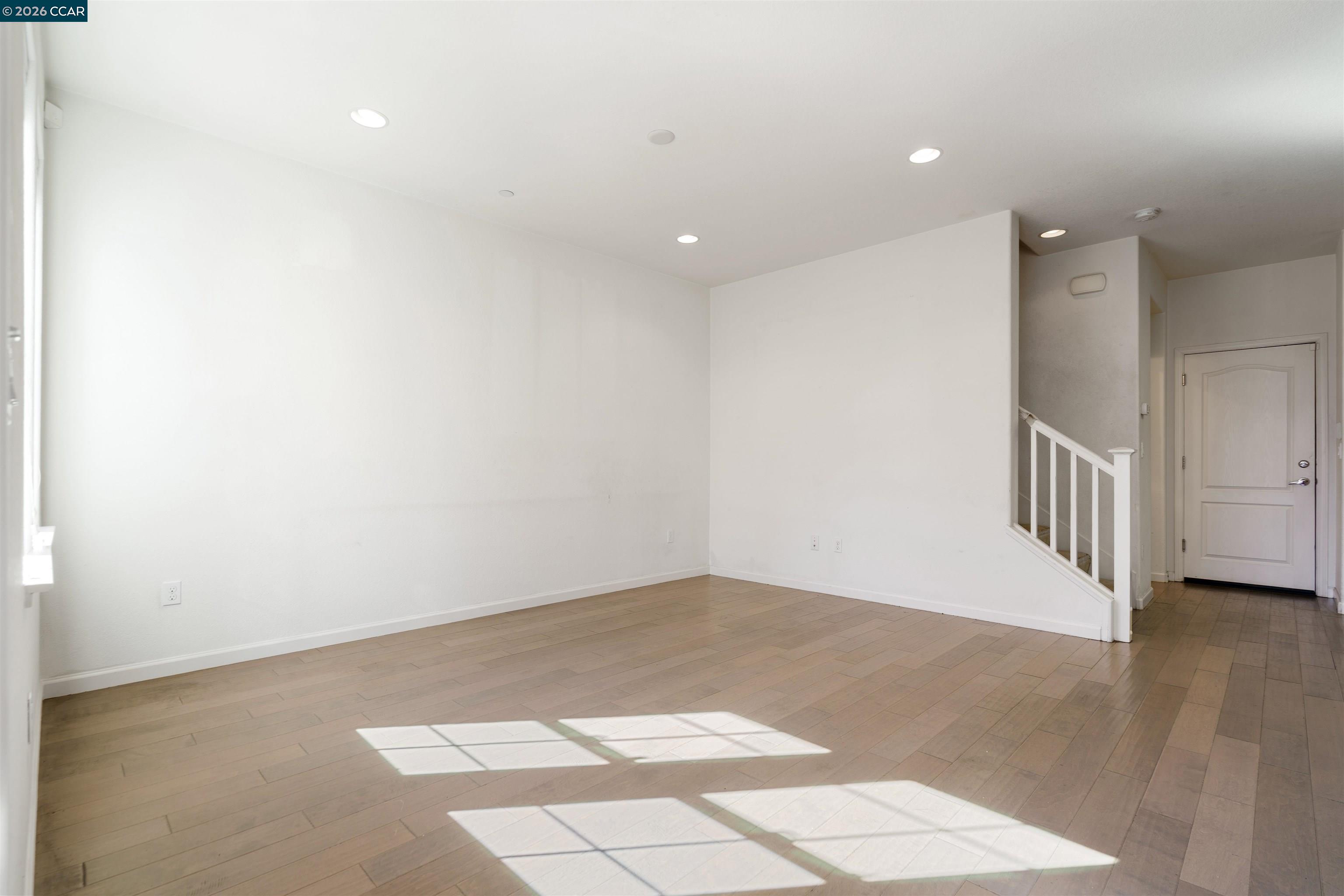 Photo #4: 41131982 Listing: Photo #4