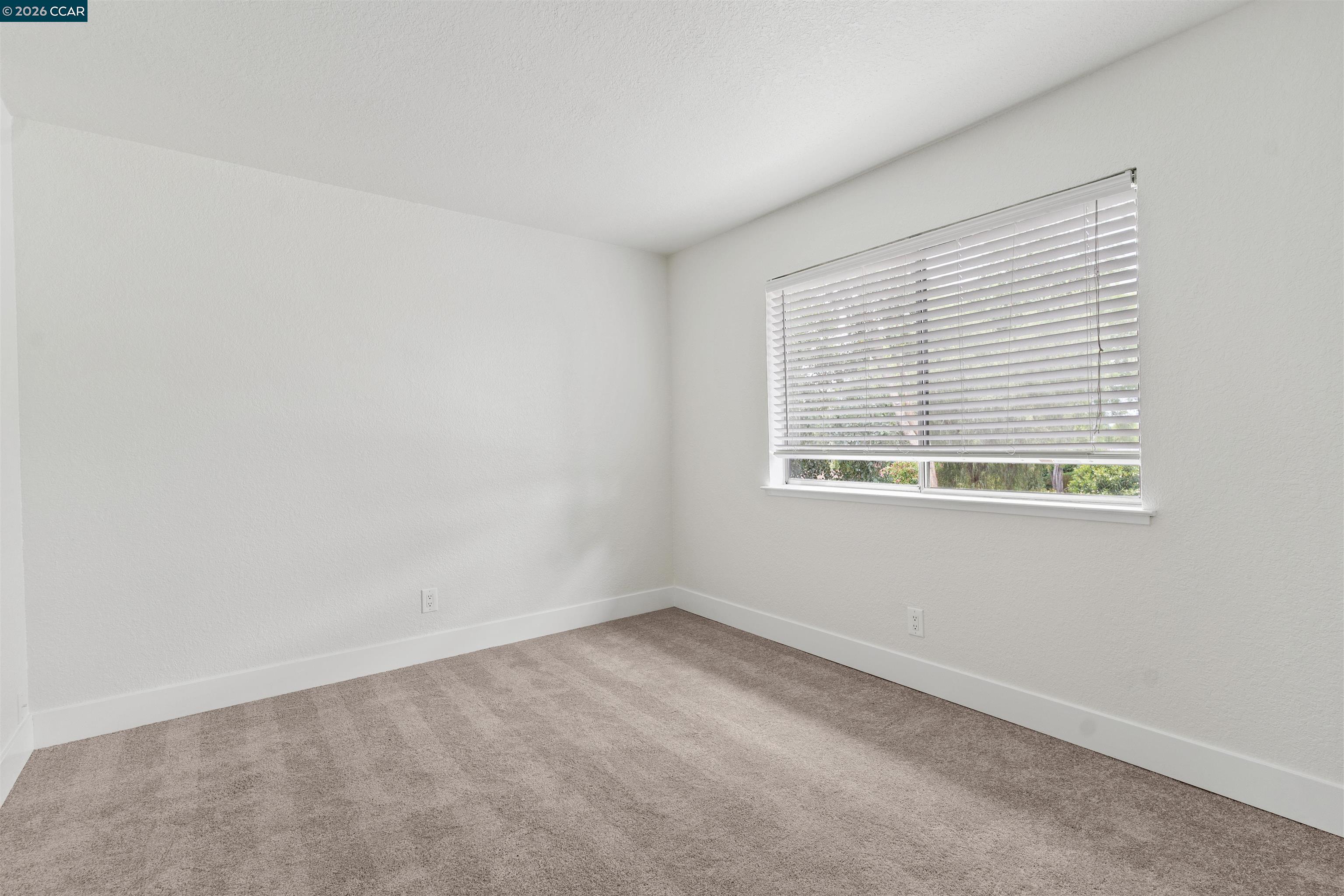 Photo #22: 41132000 Listing: Photo #22