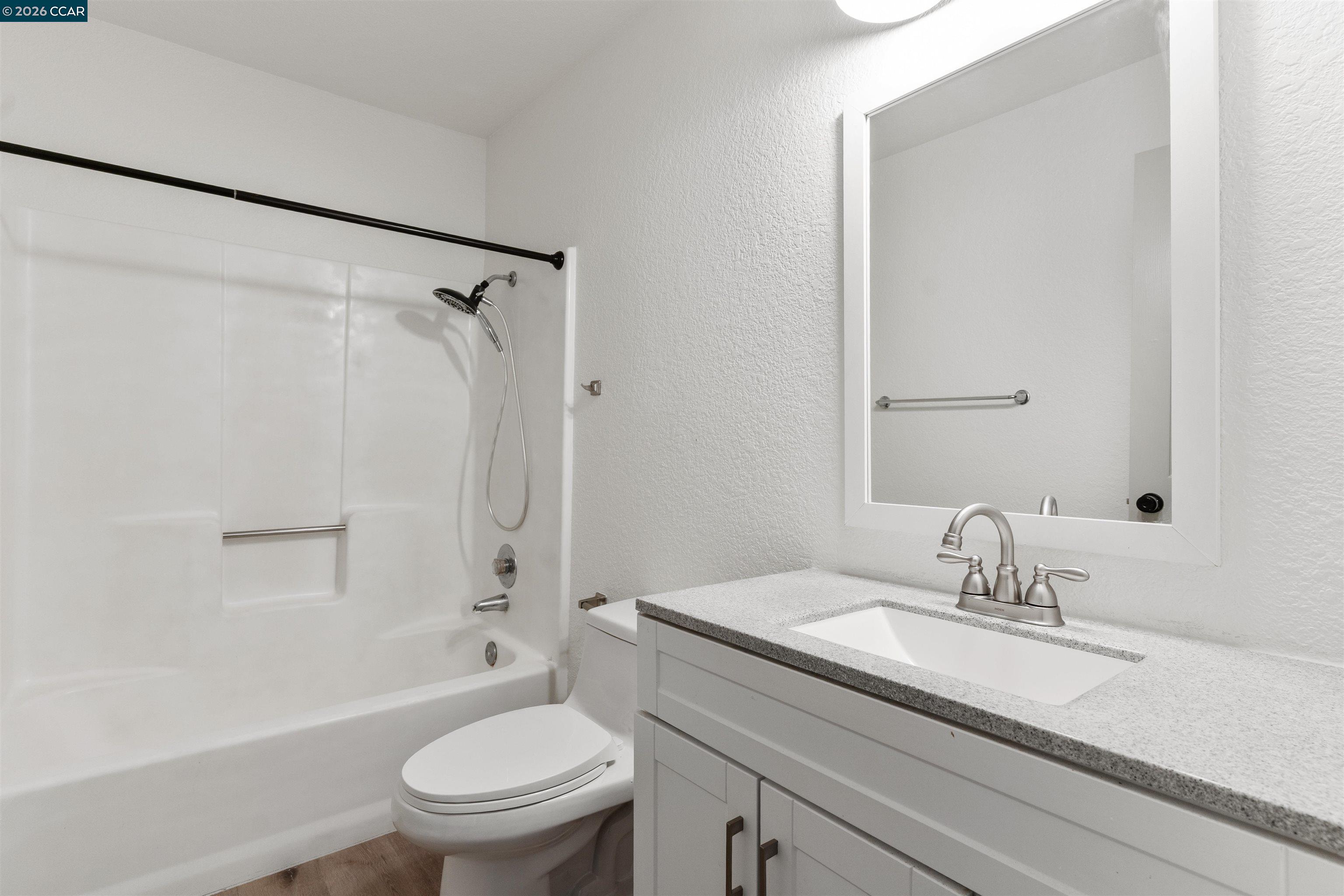 Photo #27: 41132000 Listing: Photo #27