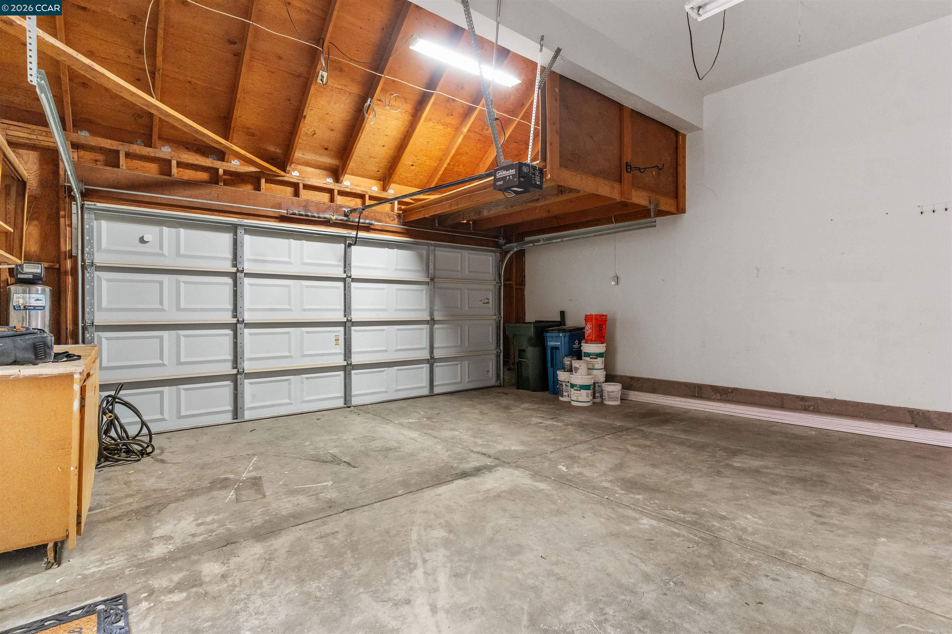 Photo #30: 41132000 Listing: Photo #30