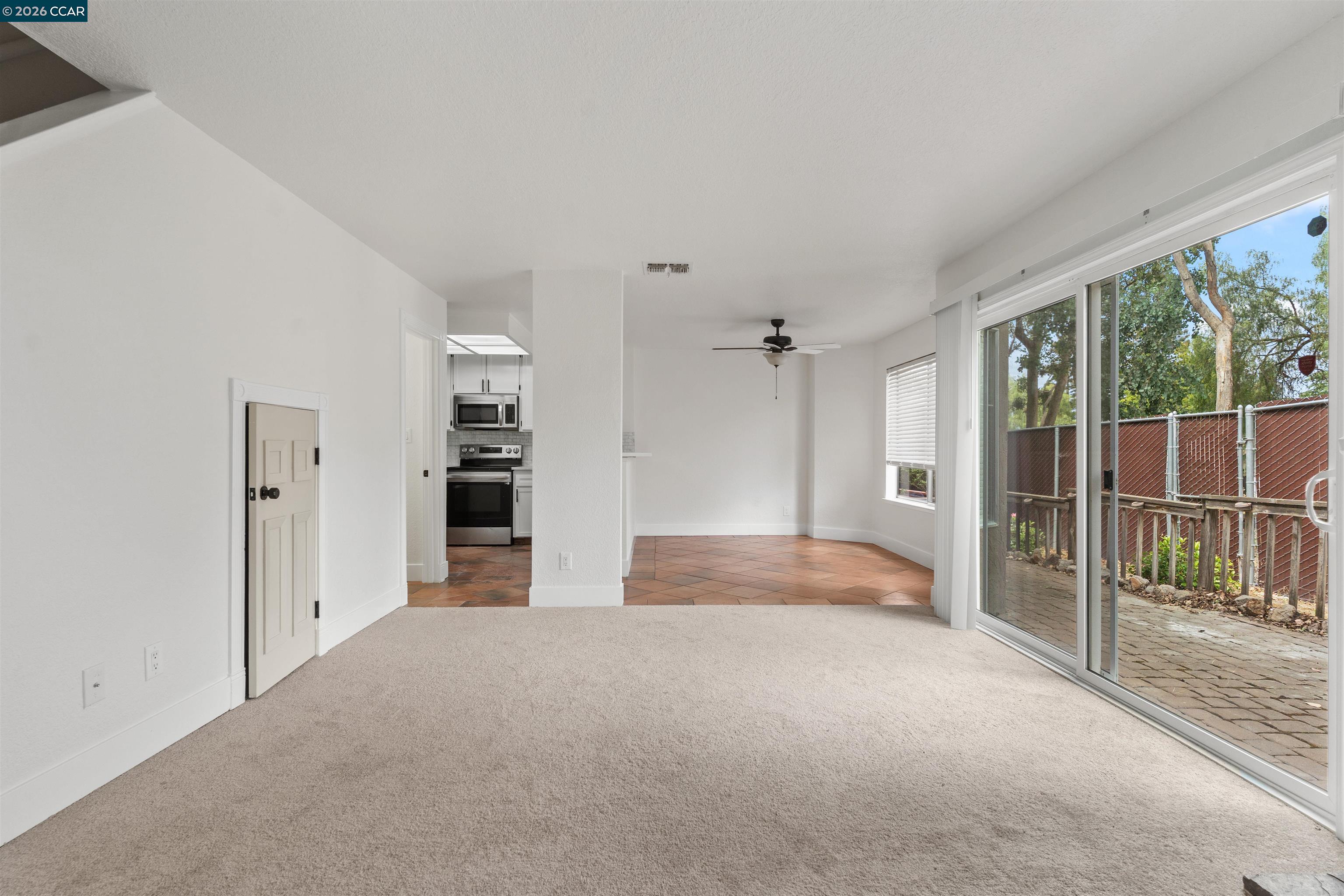 Photo #6: 41132000 Listing: Photo #6