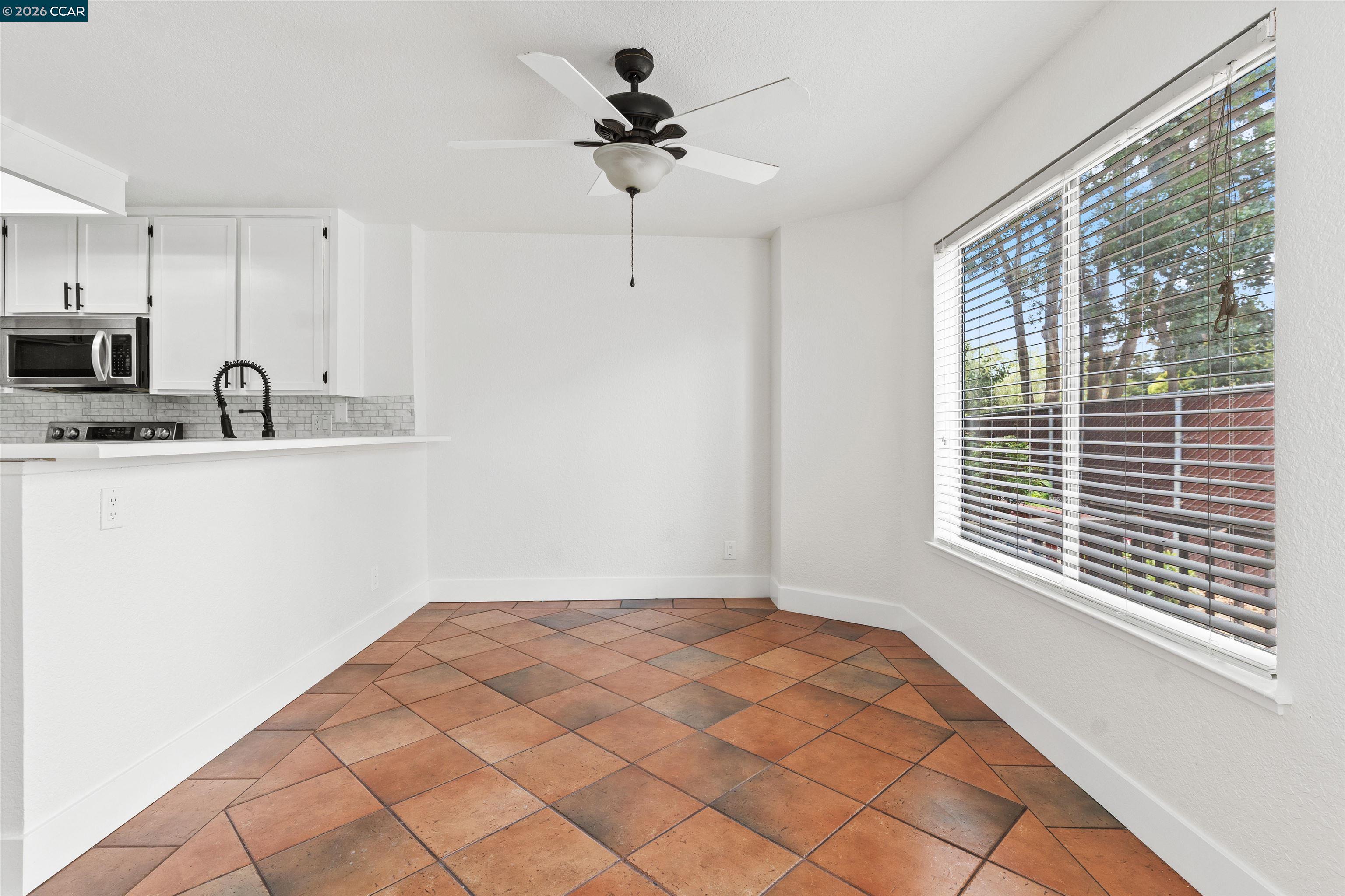 Photo #7: 41132000 Listing: Photo #7