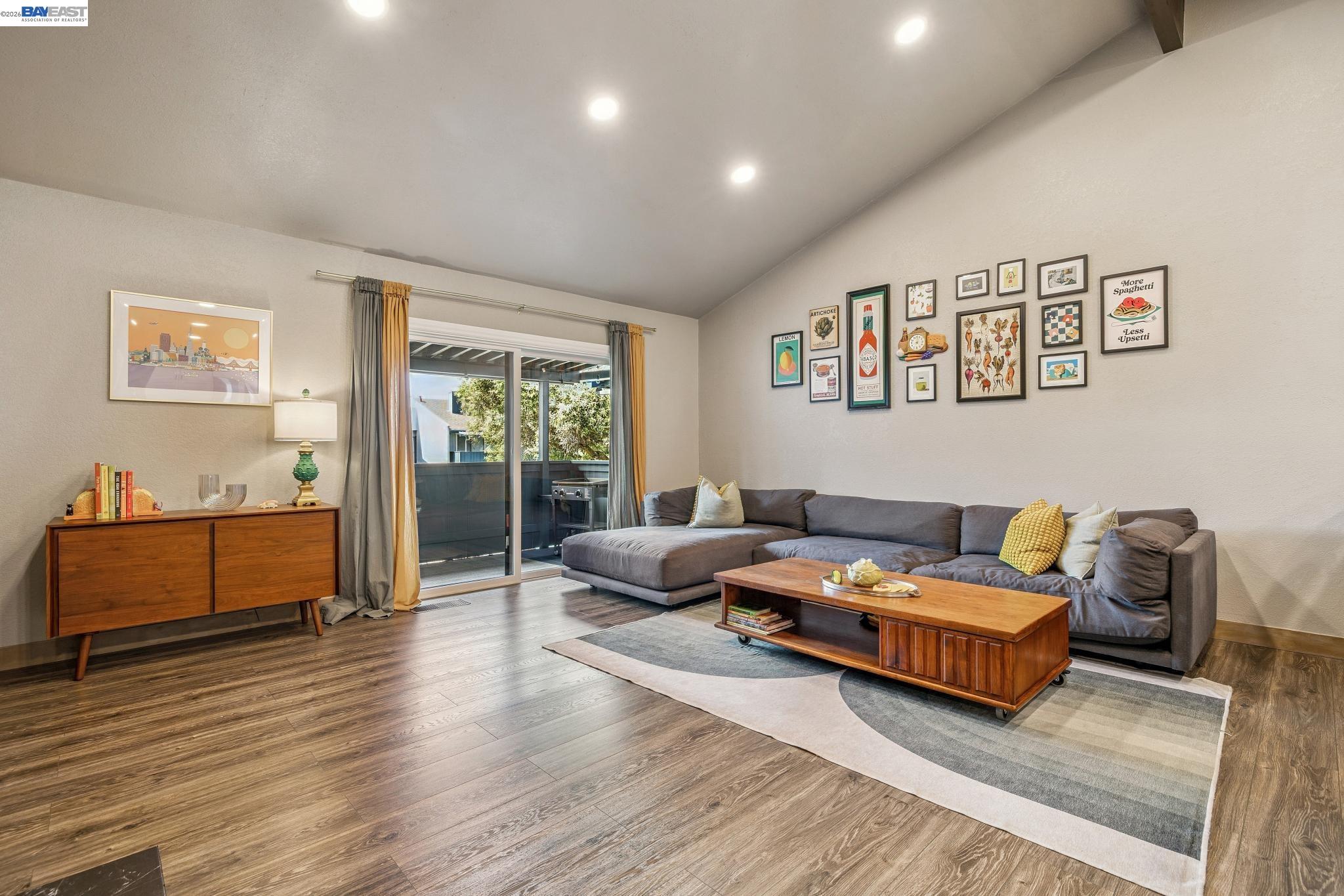 Front Image Thumbnail for BE41132006