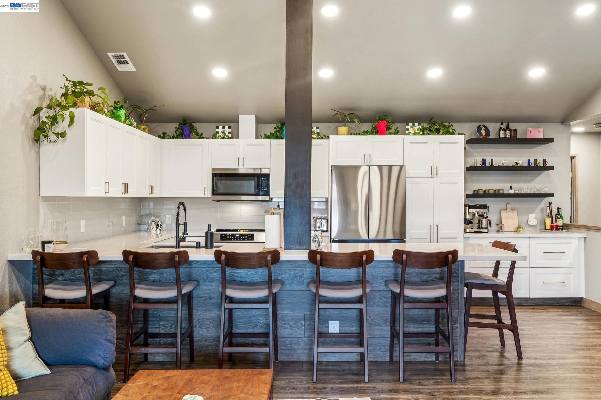 Photo #2: 41132006 Listing: Photo #2