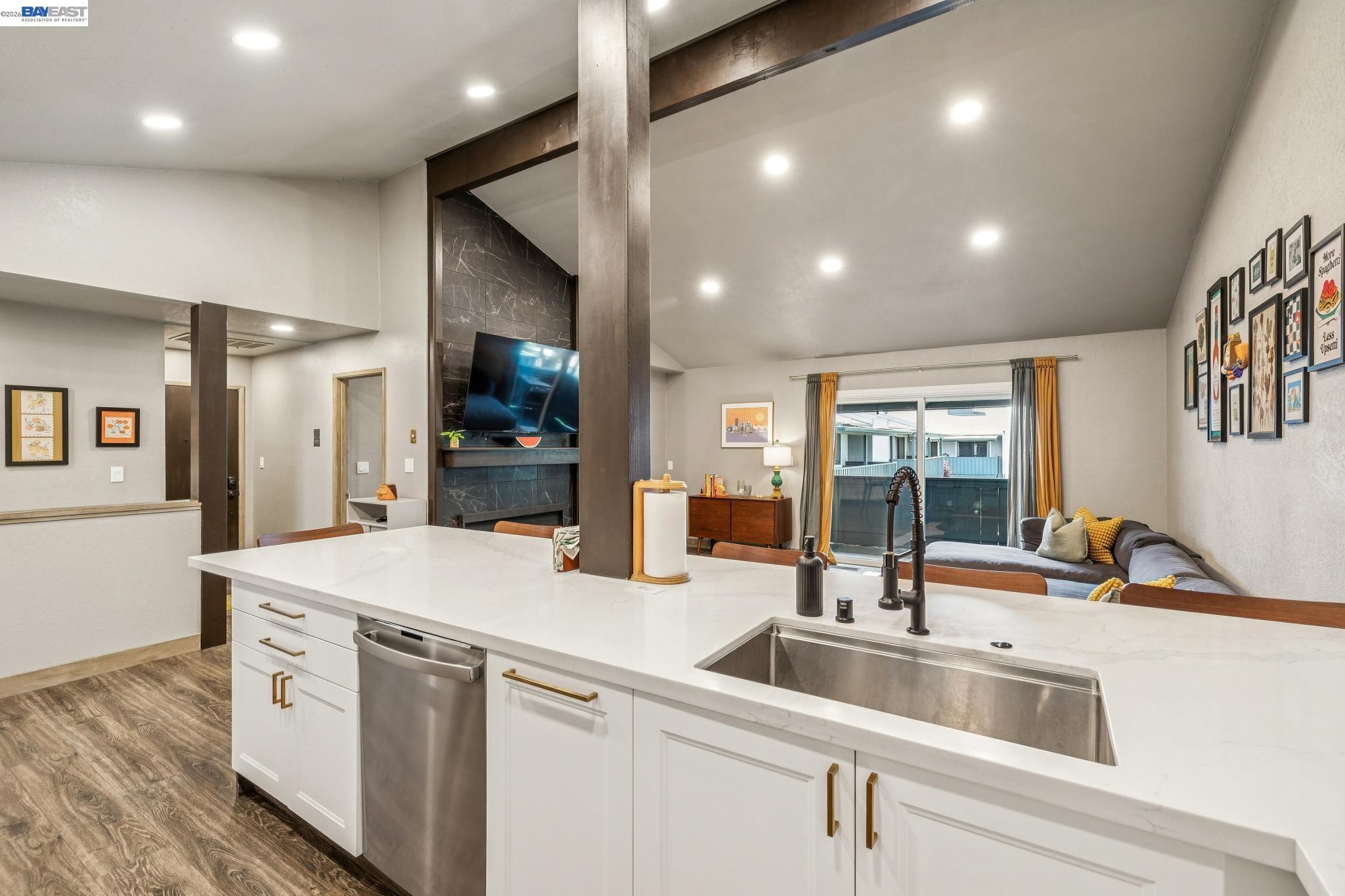 Photo #17: 41132006 Listing: Photo #17