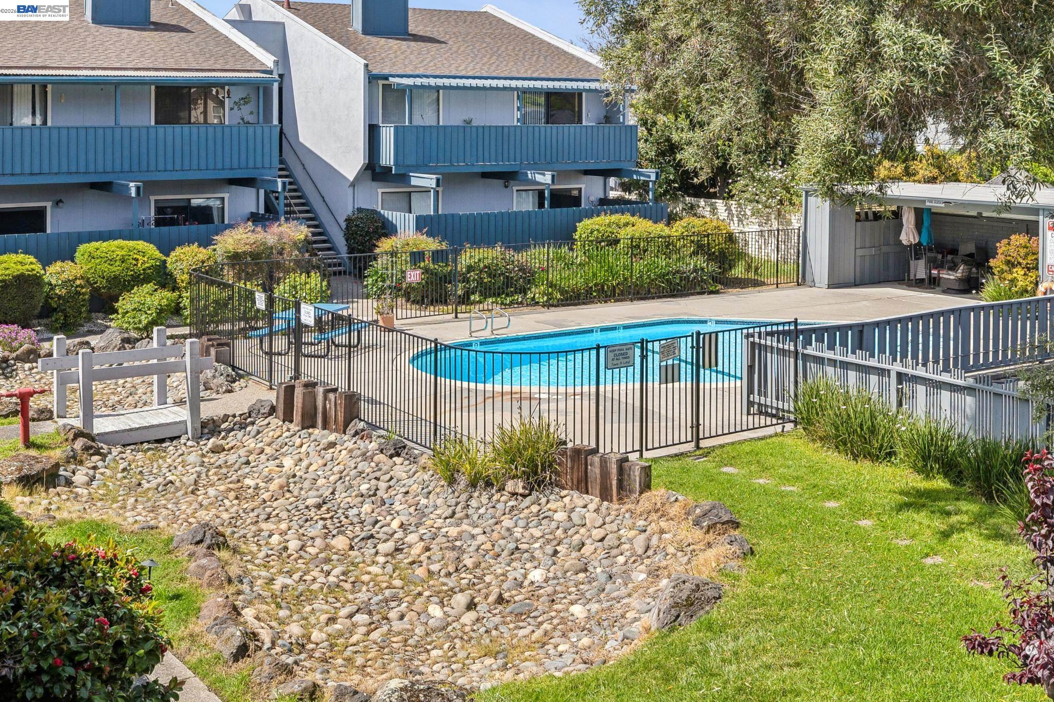 Photo #8: 41132006 Listing: Photo #8