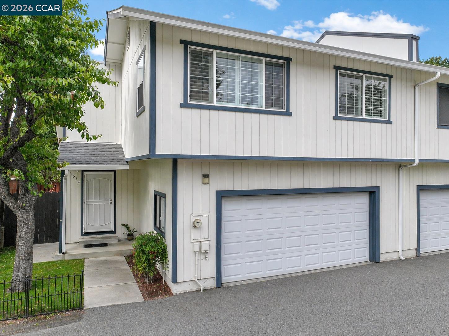 Front Image Thumbnail for CC41132010