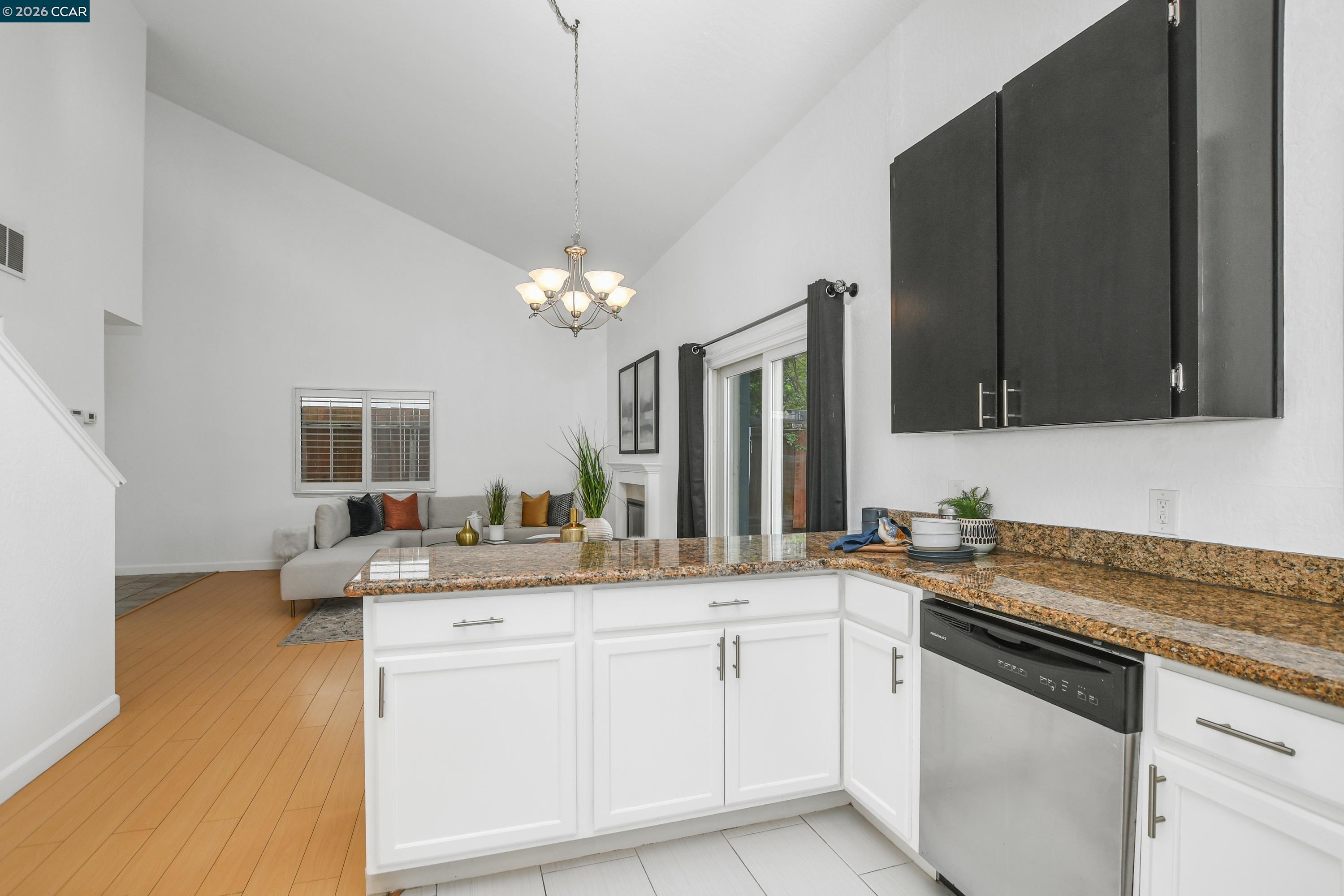 Photo #11: 41132010 Listing: Photo #11