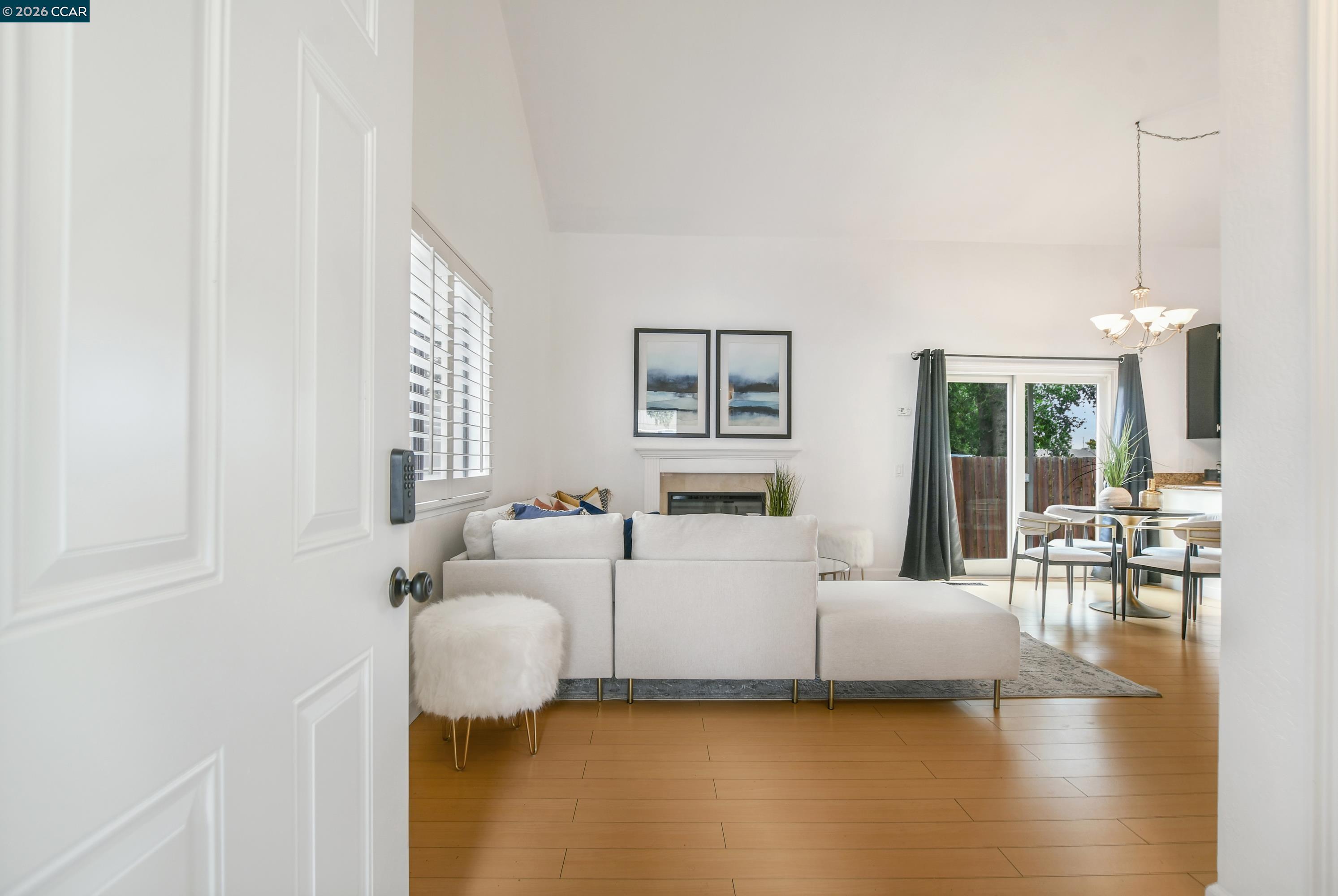 Photo #5: 41132010 Listing: Photo #5