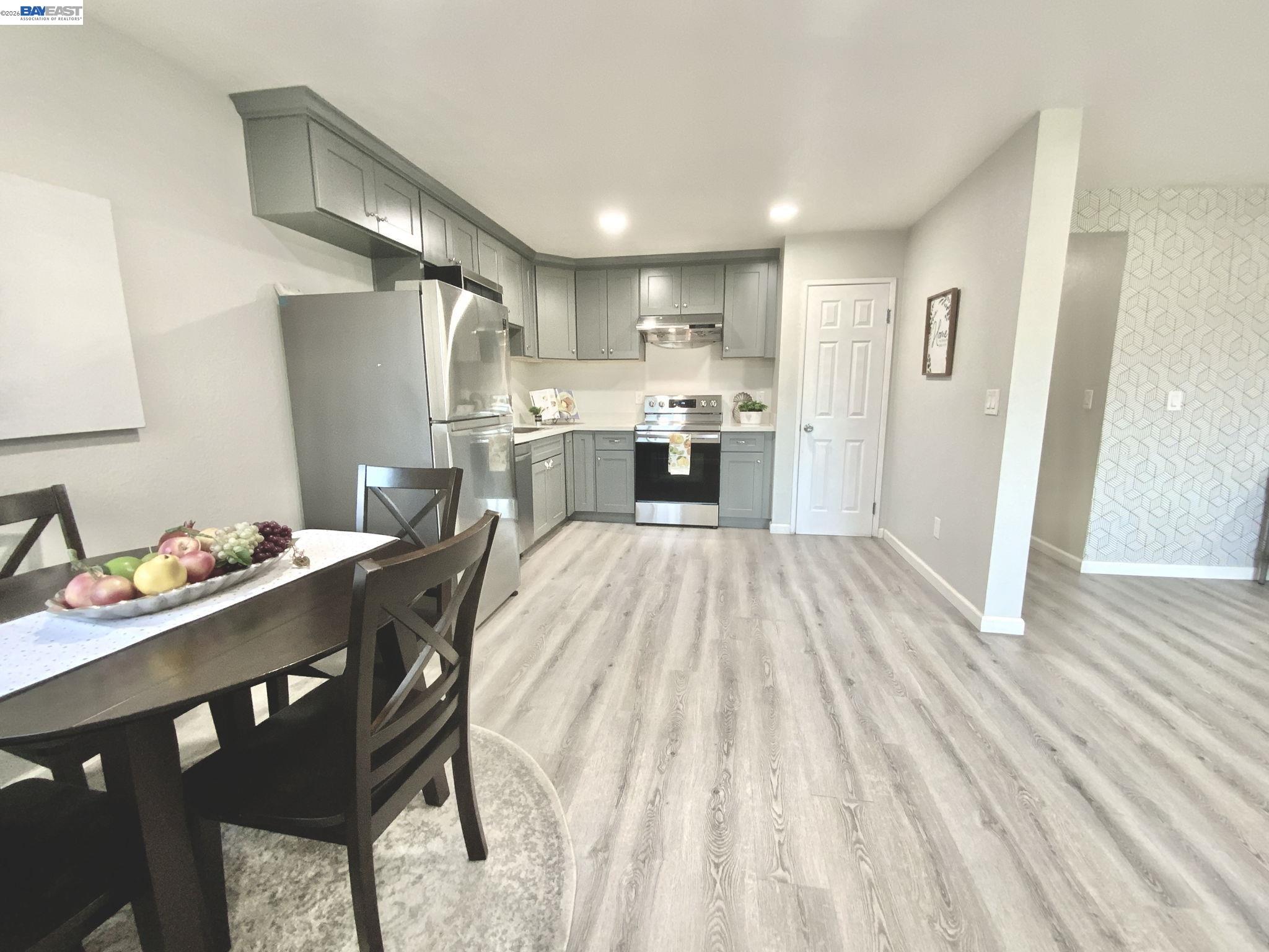 Photo #8: 41132027 Listing: Photo #8