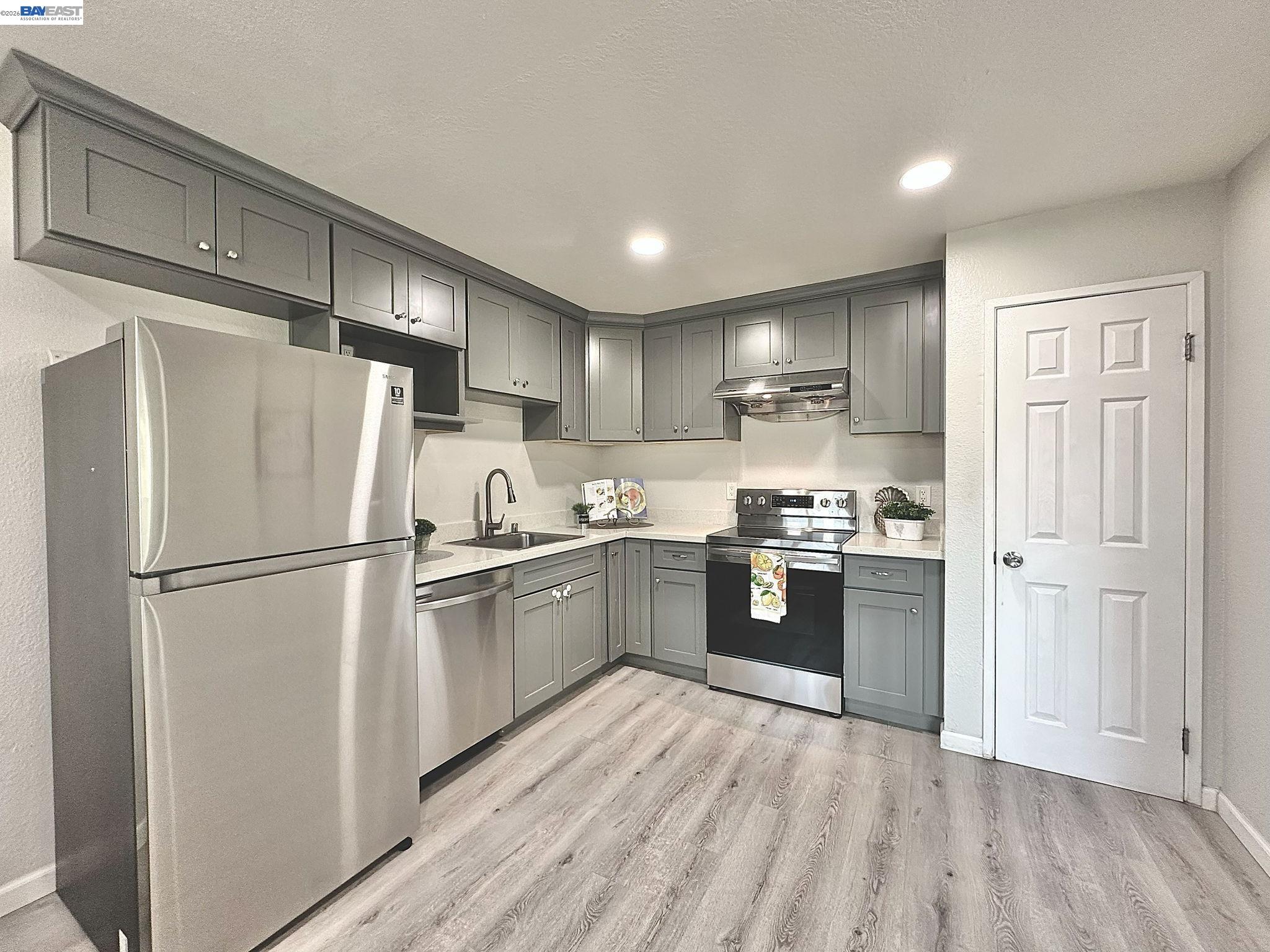 Photo #9: 41132027 Listing: Photo #9