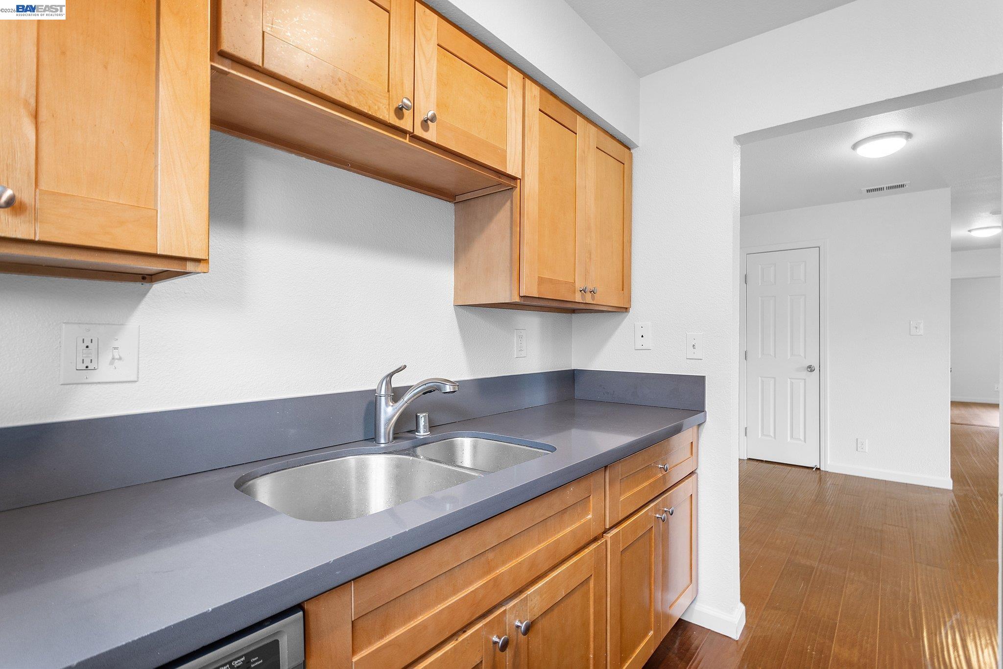 Photo #8: 41132028 Listing: Photo #8