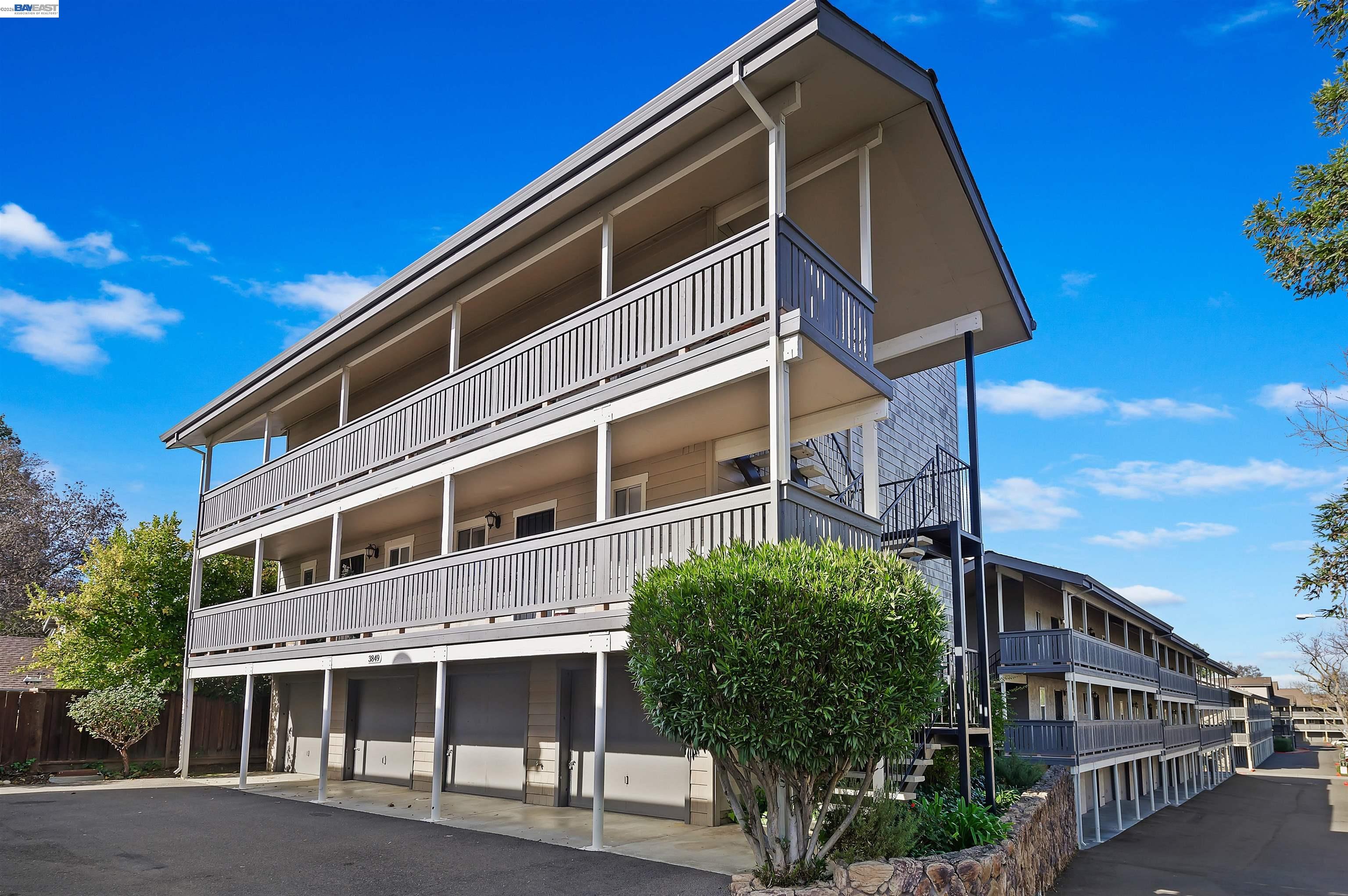 Front Image Thumbnail for BE41132029