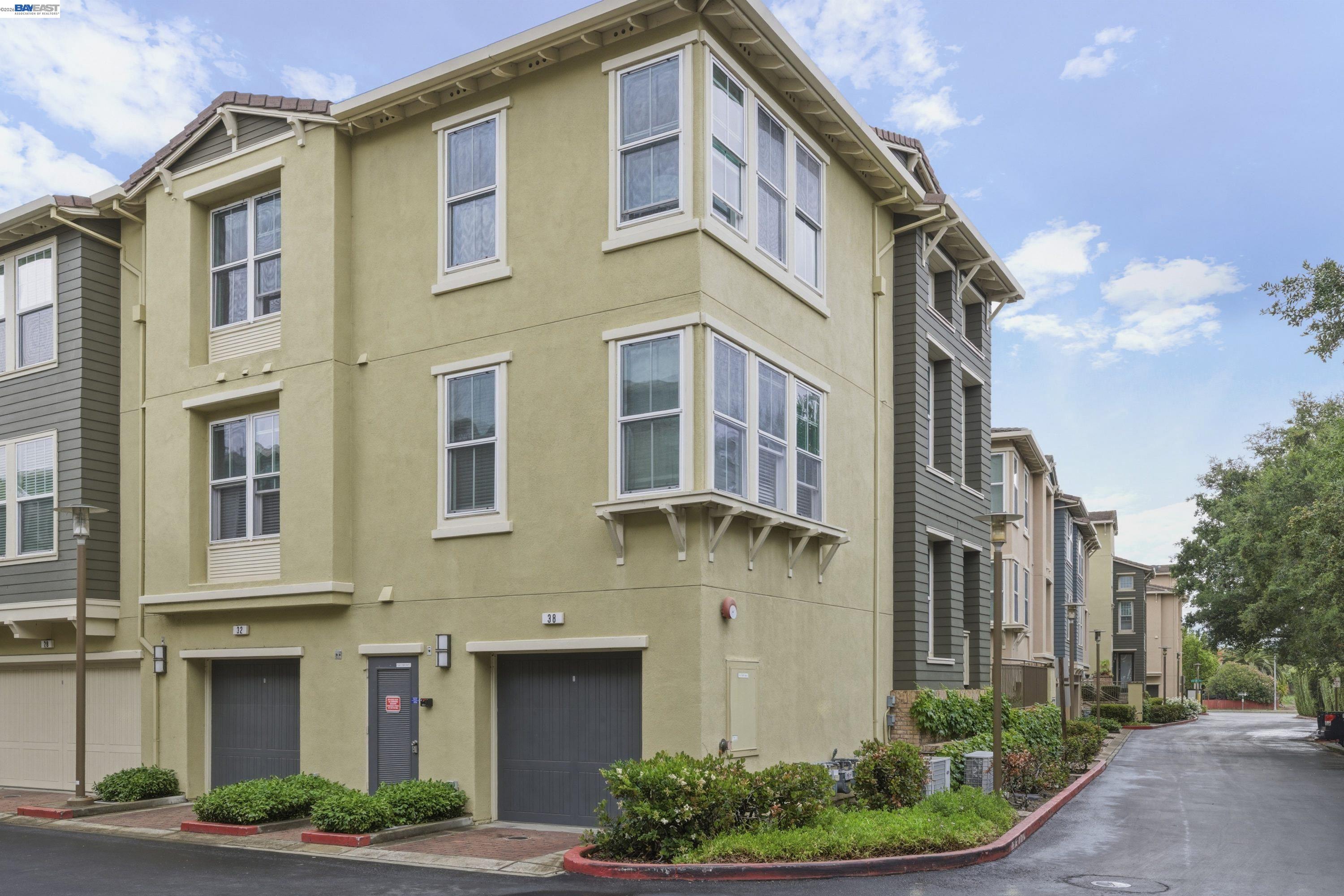 Front Image Thumbnail for BE41132037