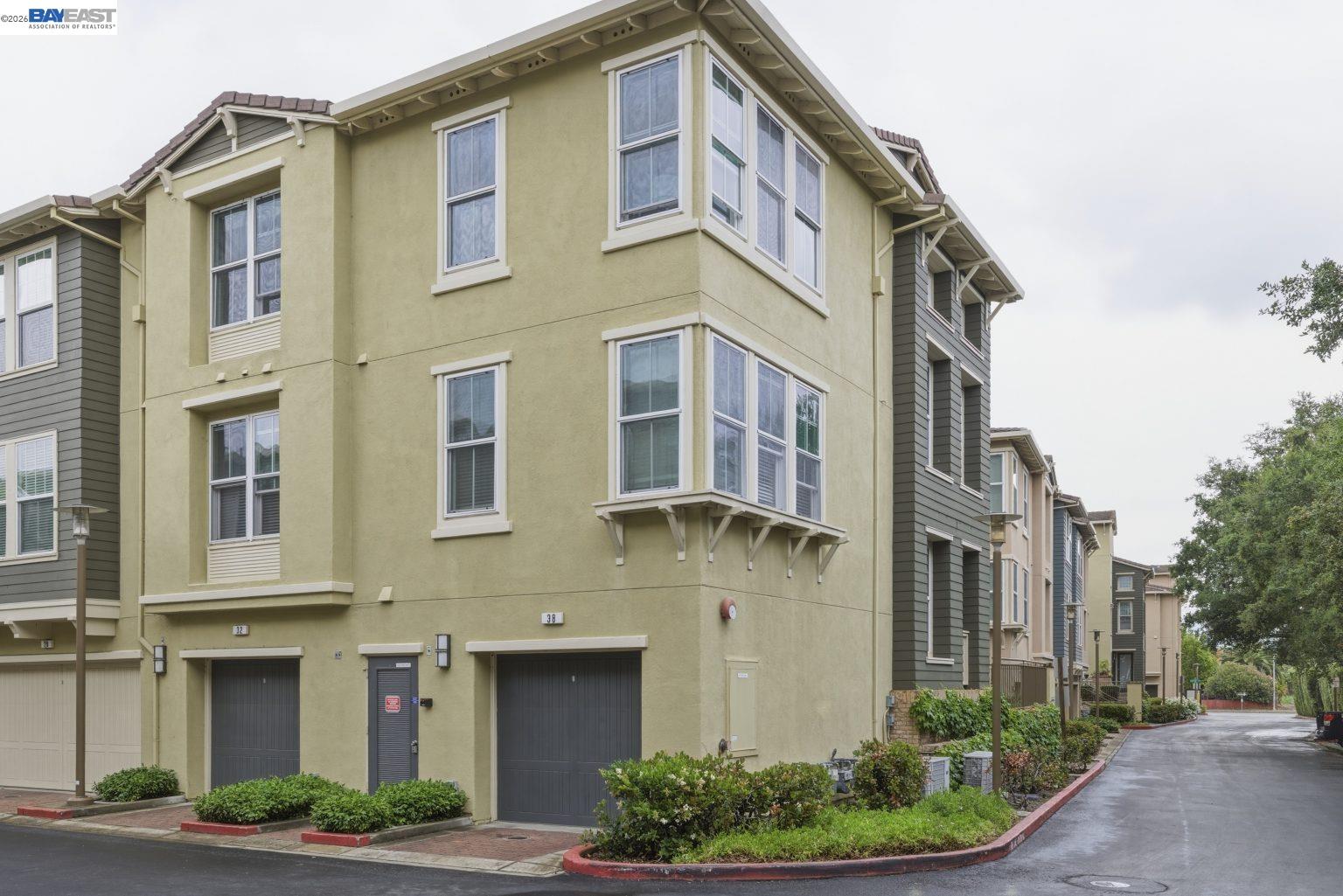 Front Image Thumbnail for BE41132037