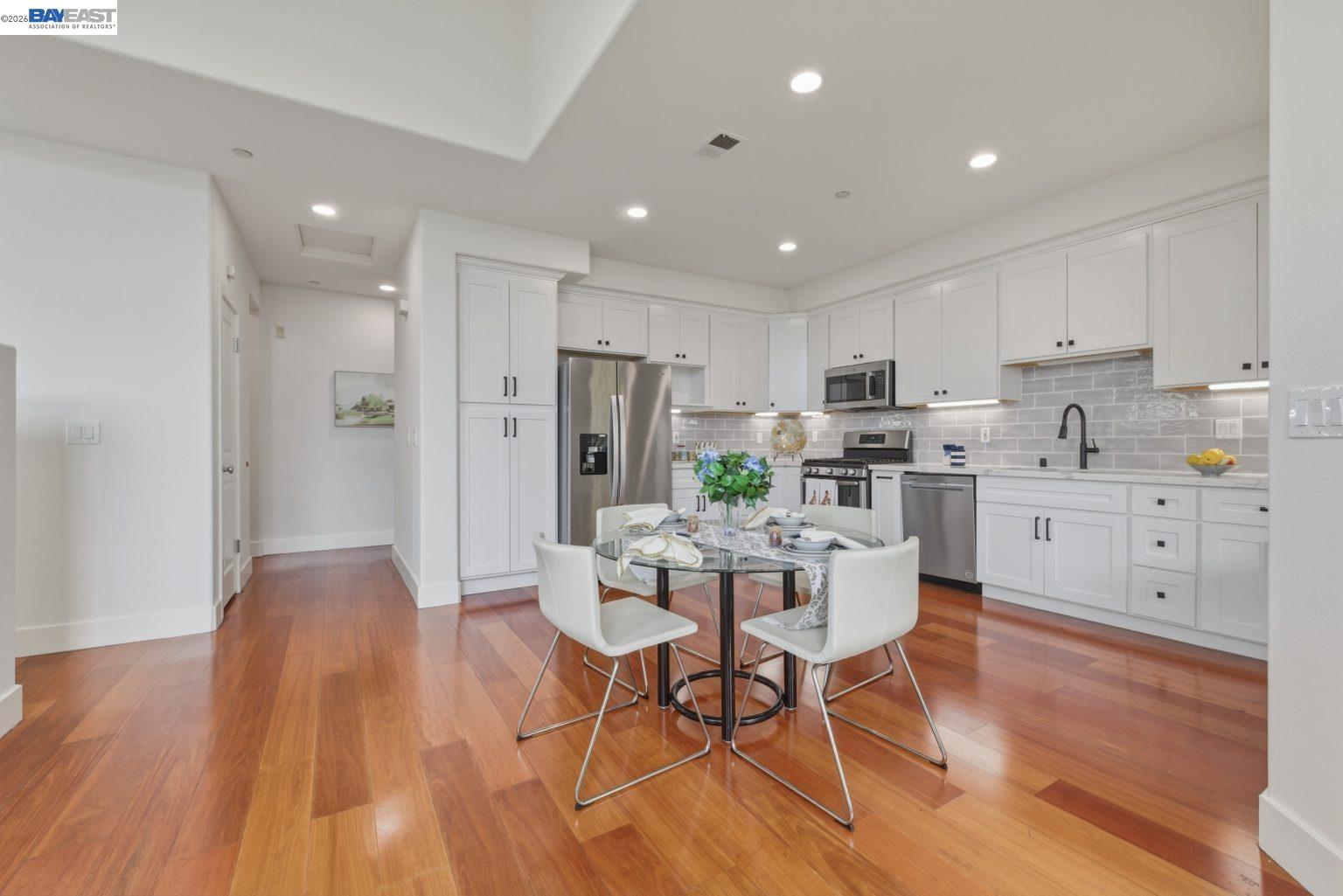 Photo #16: 41132037 Listing: Photo #16