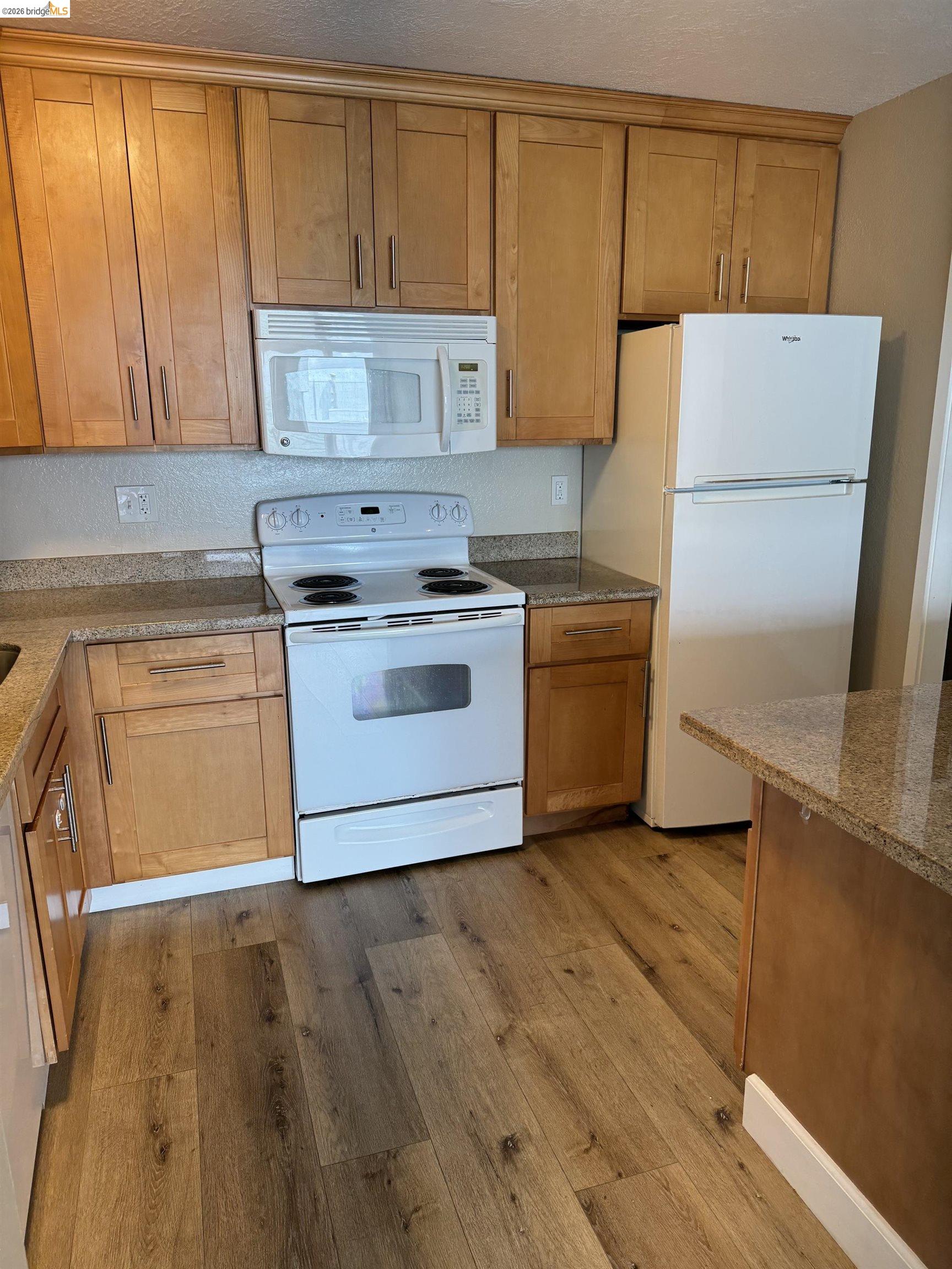 Photo #6: 41132051 Listing: Photo #6