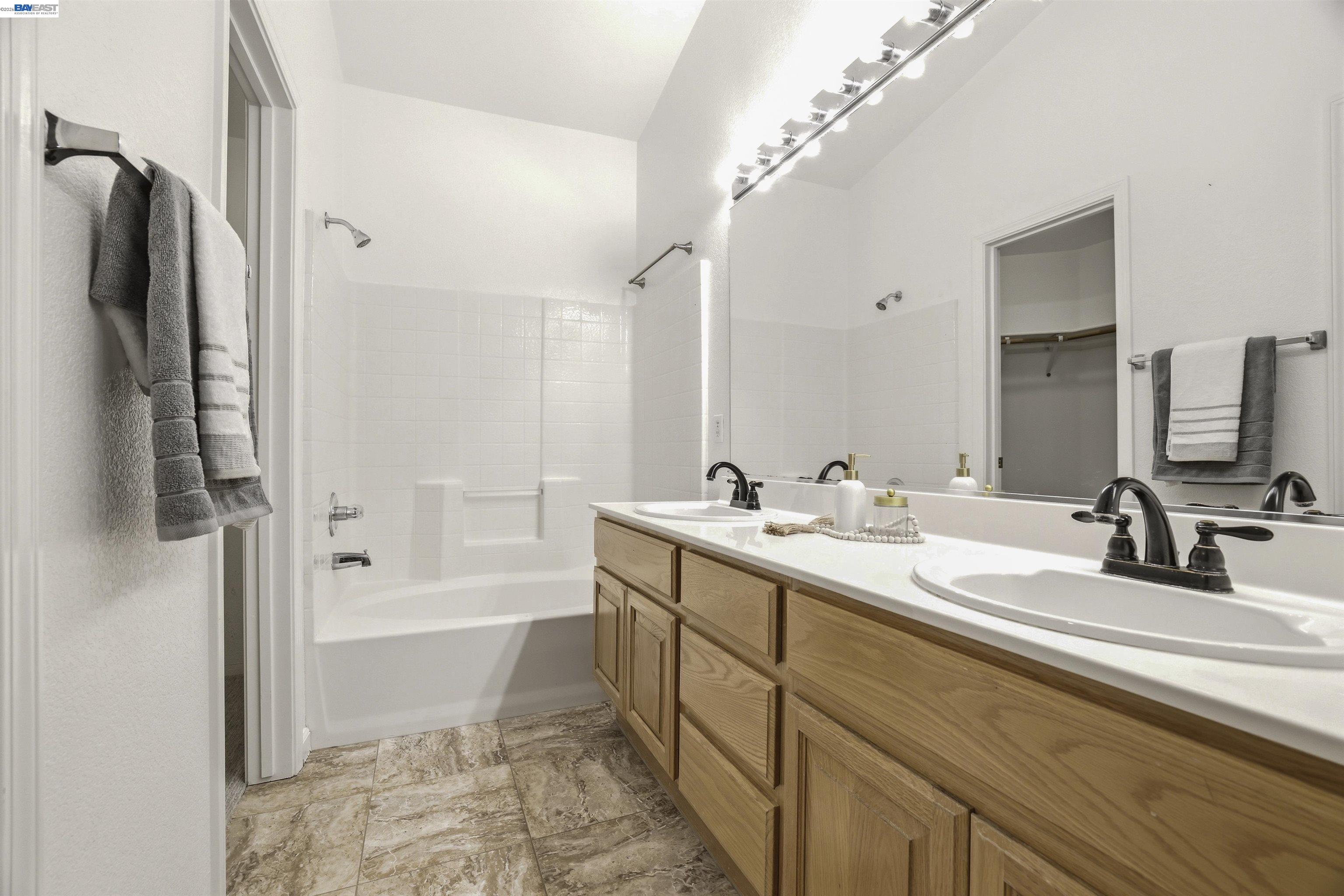 Photo #41: 41132053 Listing: Photo #41