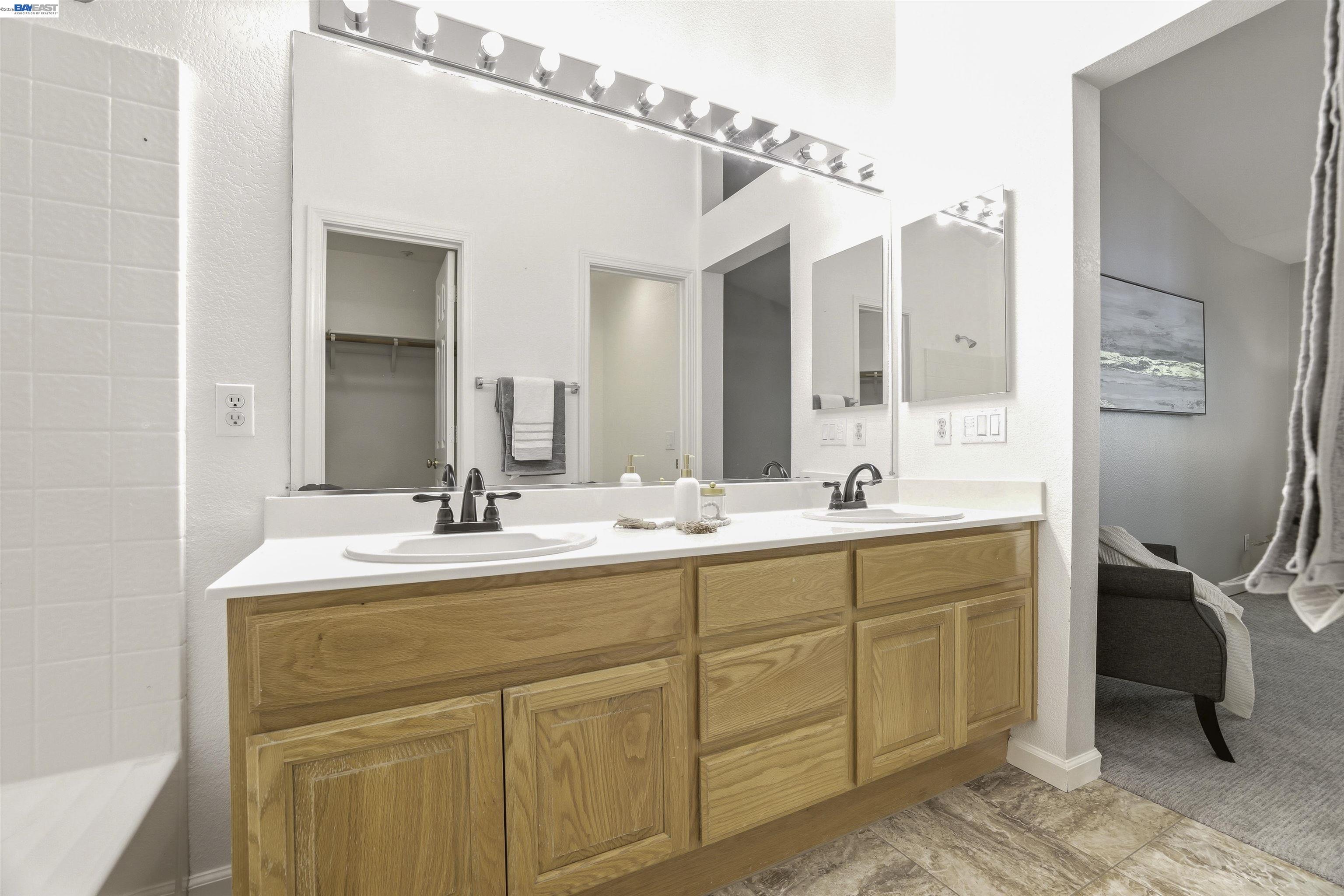 Photo #43: 41132053 Listing: Photo #43