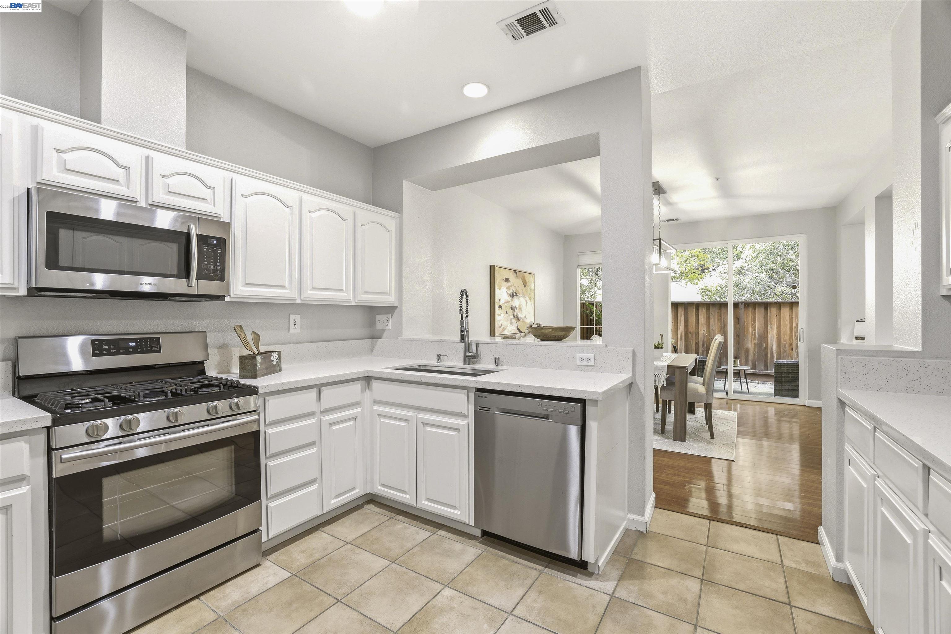 Photo #8: 41132053 Listing: Photo #8