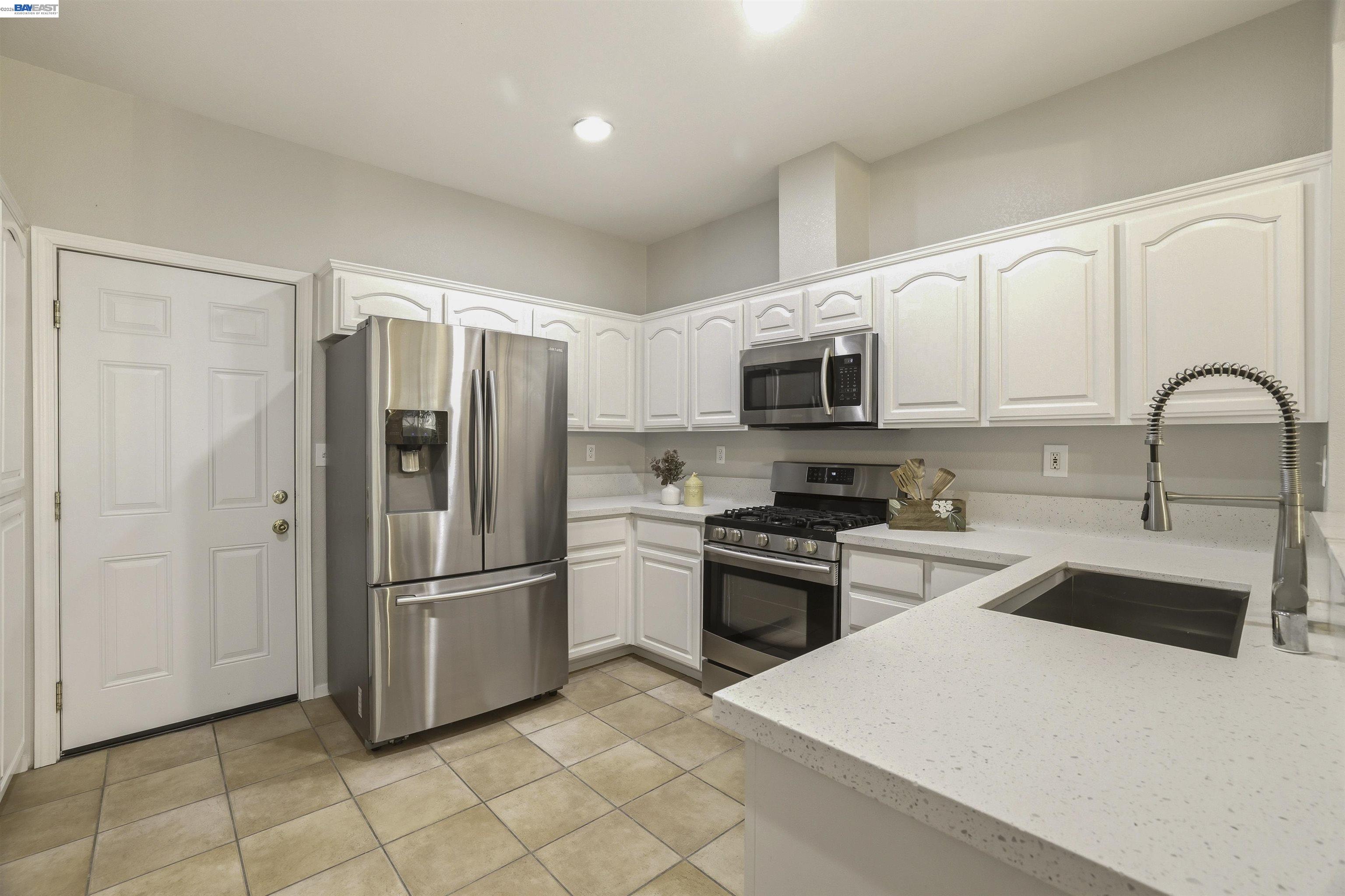 Photo #9: 41132053 Listing: Photo #9