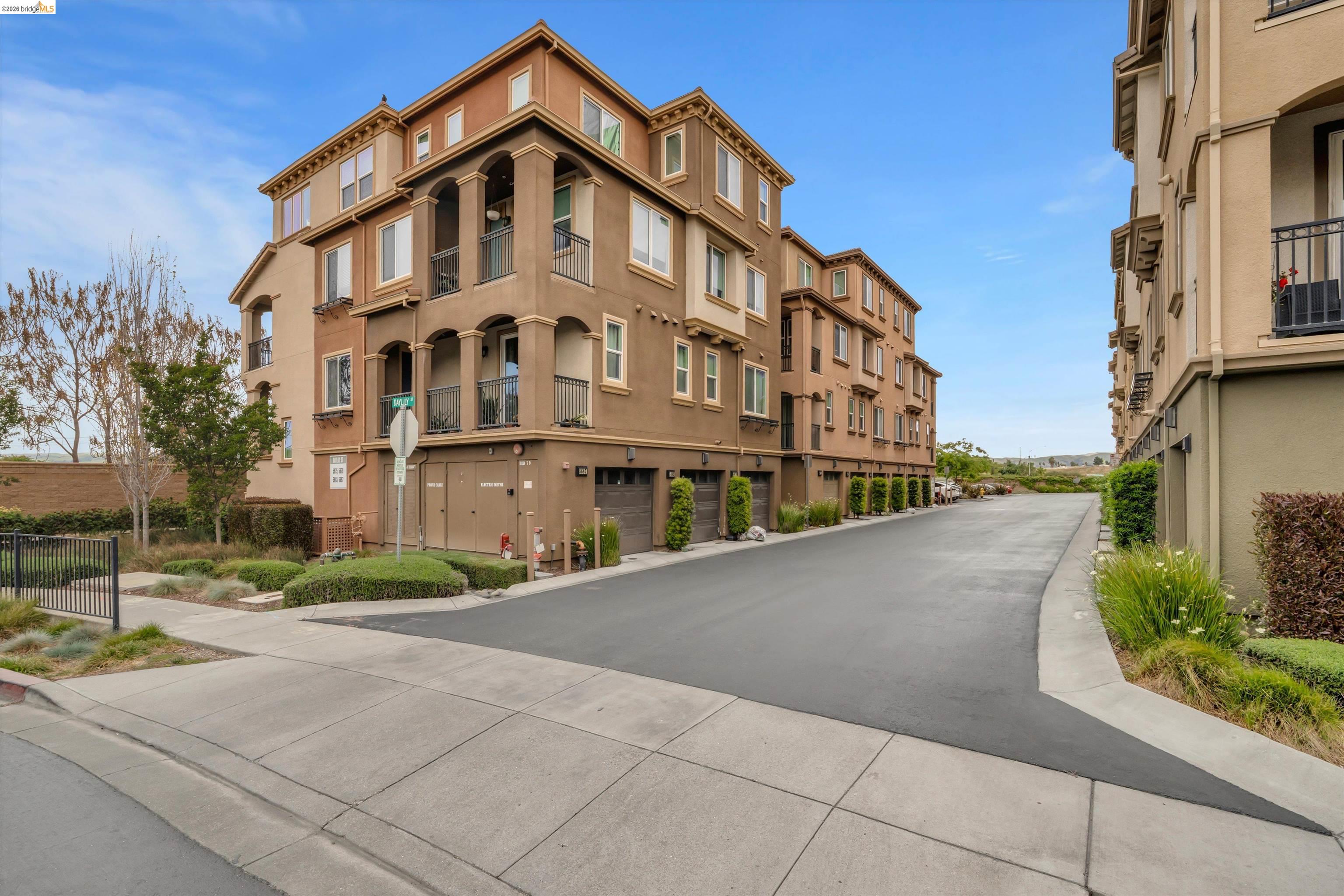 Front Image Thumbnail for EB41132082