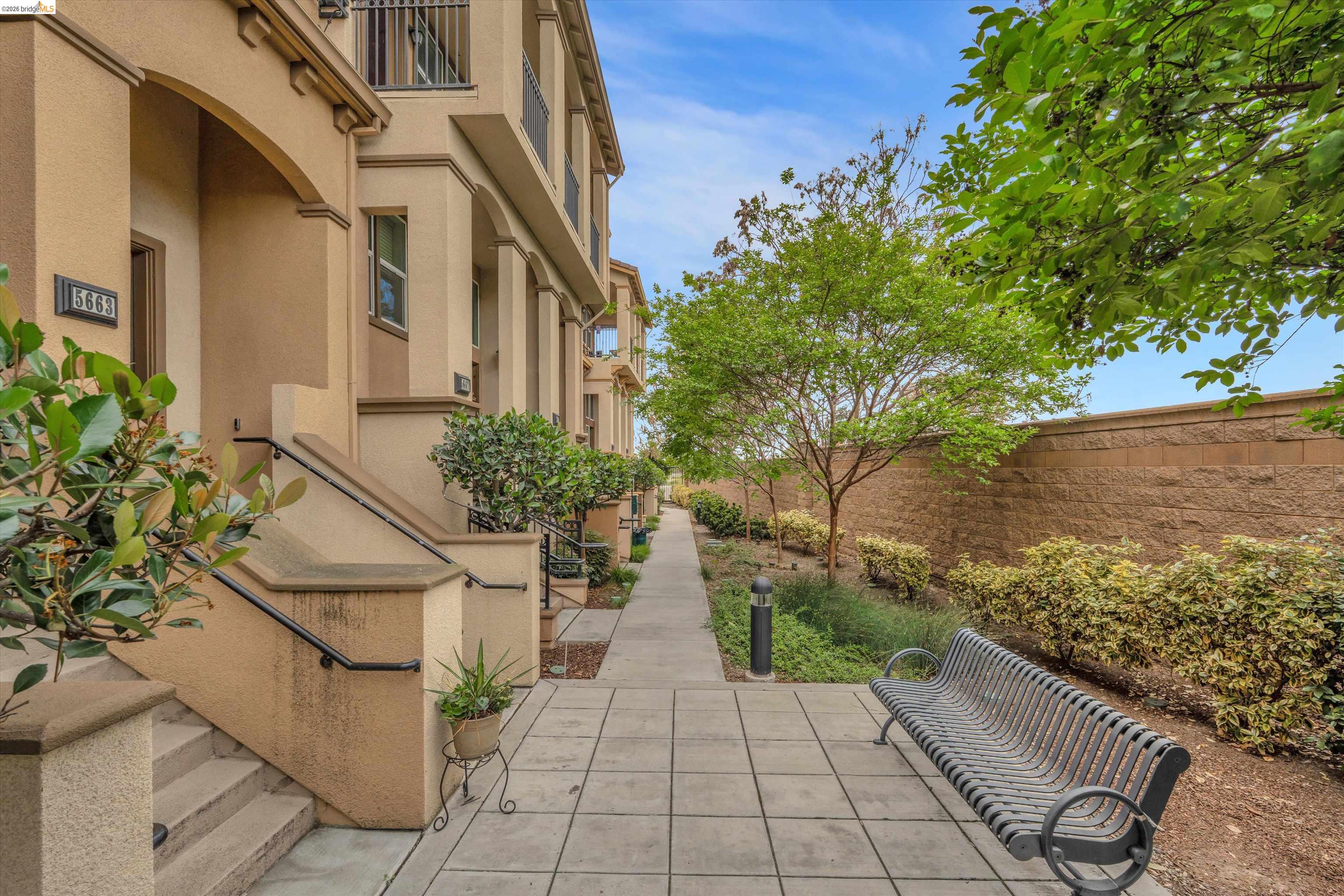 Photo #2: 41132082 Listing: Photo #2